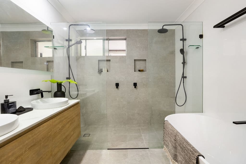 4 Yuruga Avenue, West Wollongong - Thumbnail 5