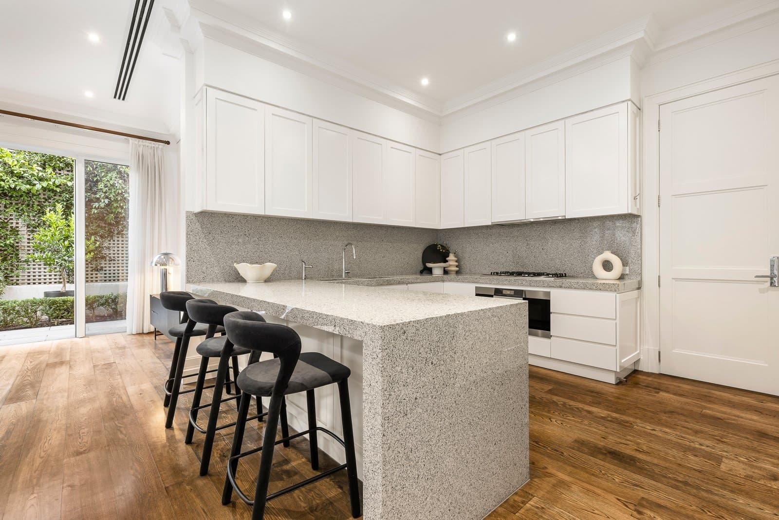 2/82 Mathoura Road, Toorak - Thumbnail 4