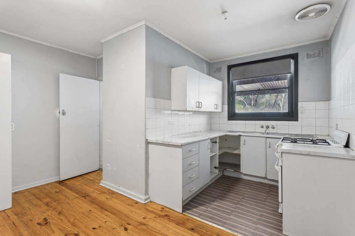 33 McCabe Avenue, Parafield Gardens SA 5107, Parafield Gardens - Thumbnail 8