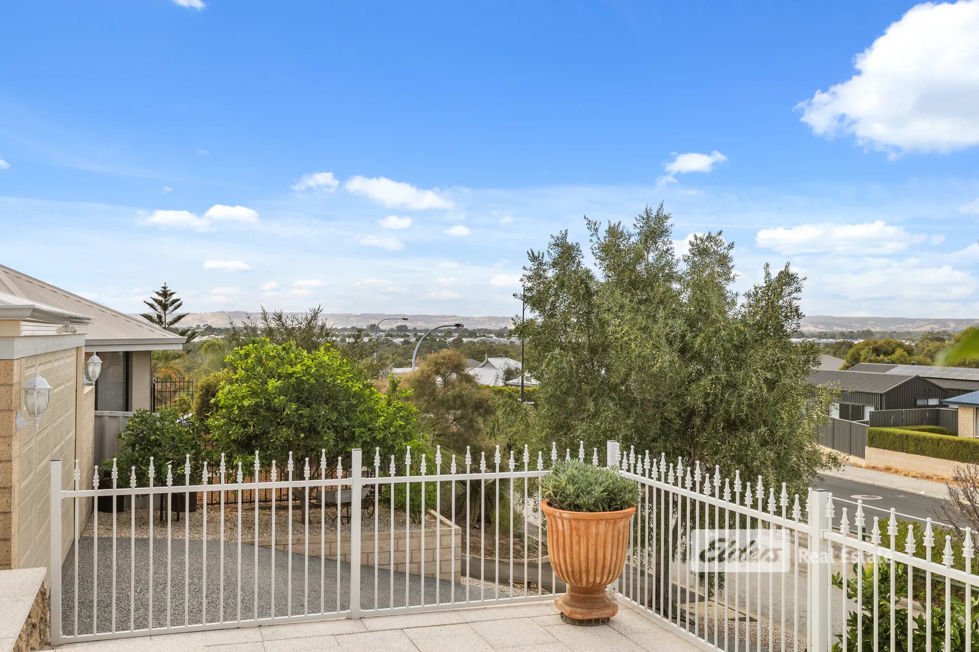 61 Barnes Avenue, Australind, WA, 6233, Australind - Thumbnail 4