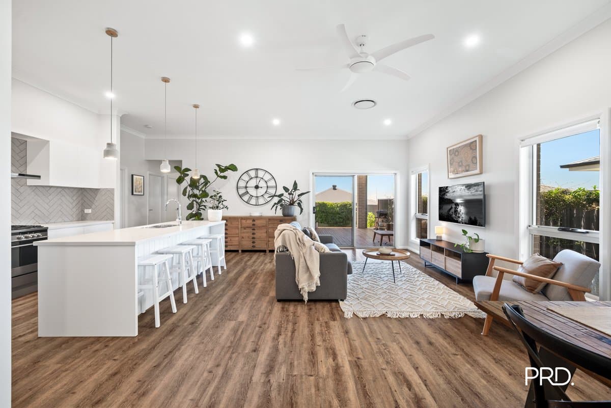 20 Galloway Road, GLENMORE PARK NSW 2745, Glenmore Park - Thumbnail 3