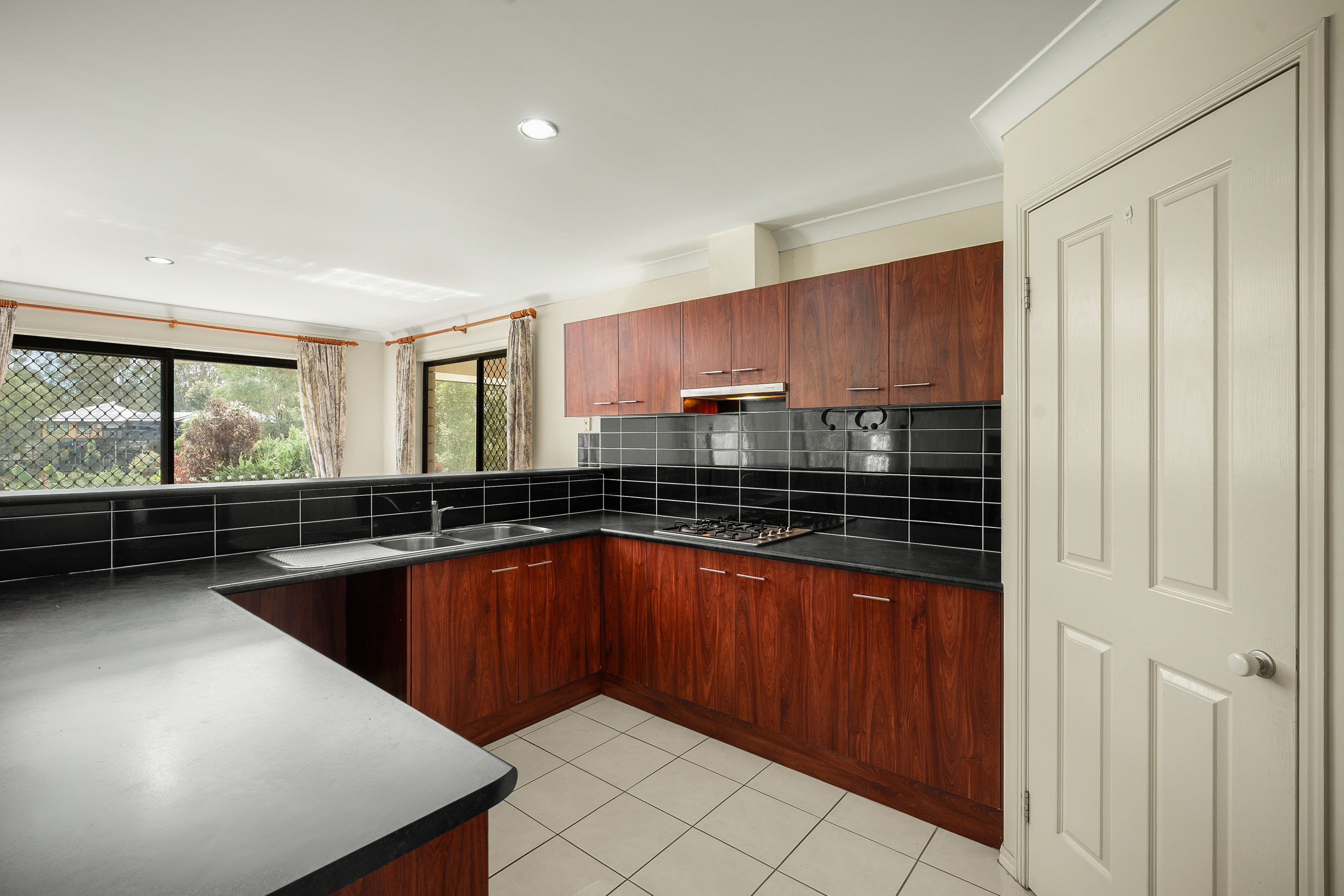 32 Sheepstation Gully Close, Mount Crosby QLD 4306, Mount Crosby - Thumbnail 5