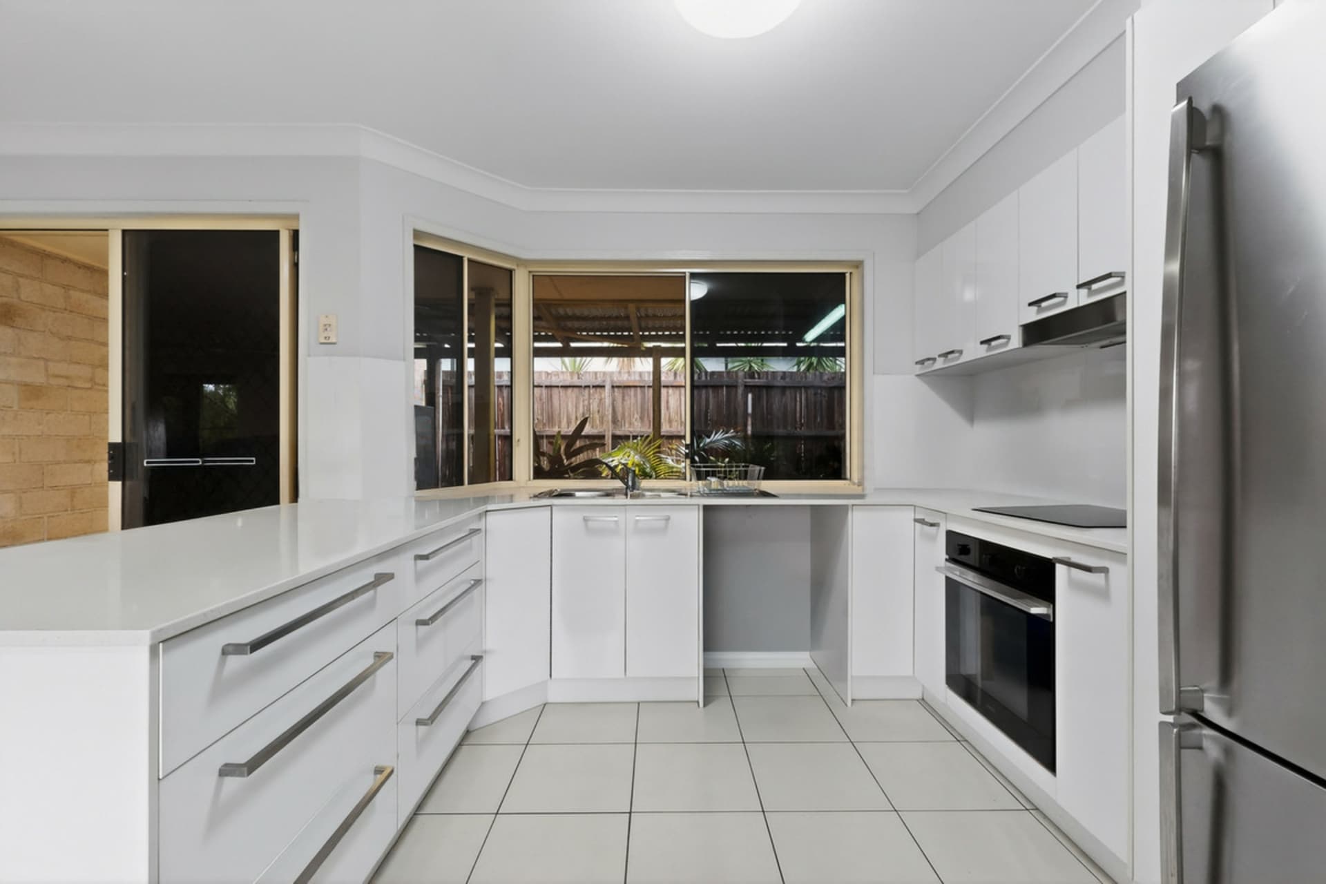 6 Southerden Drive, North Lakes, North Lakes - Thumbnail 4