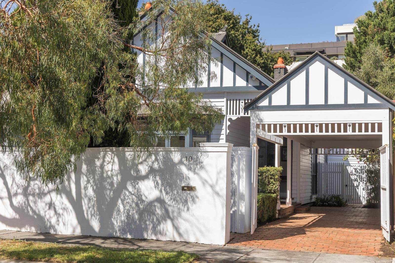 10 Vaucluse Street, Brighton, Brighton - Image 1