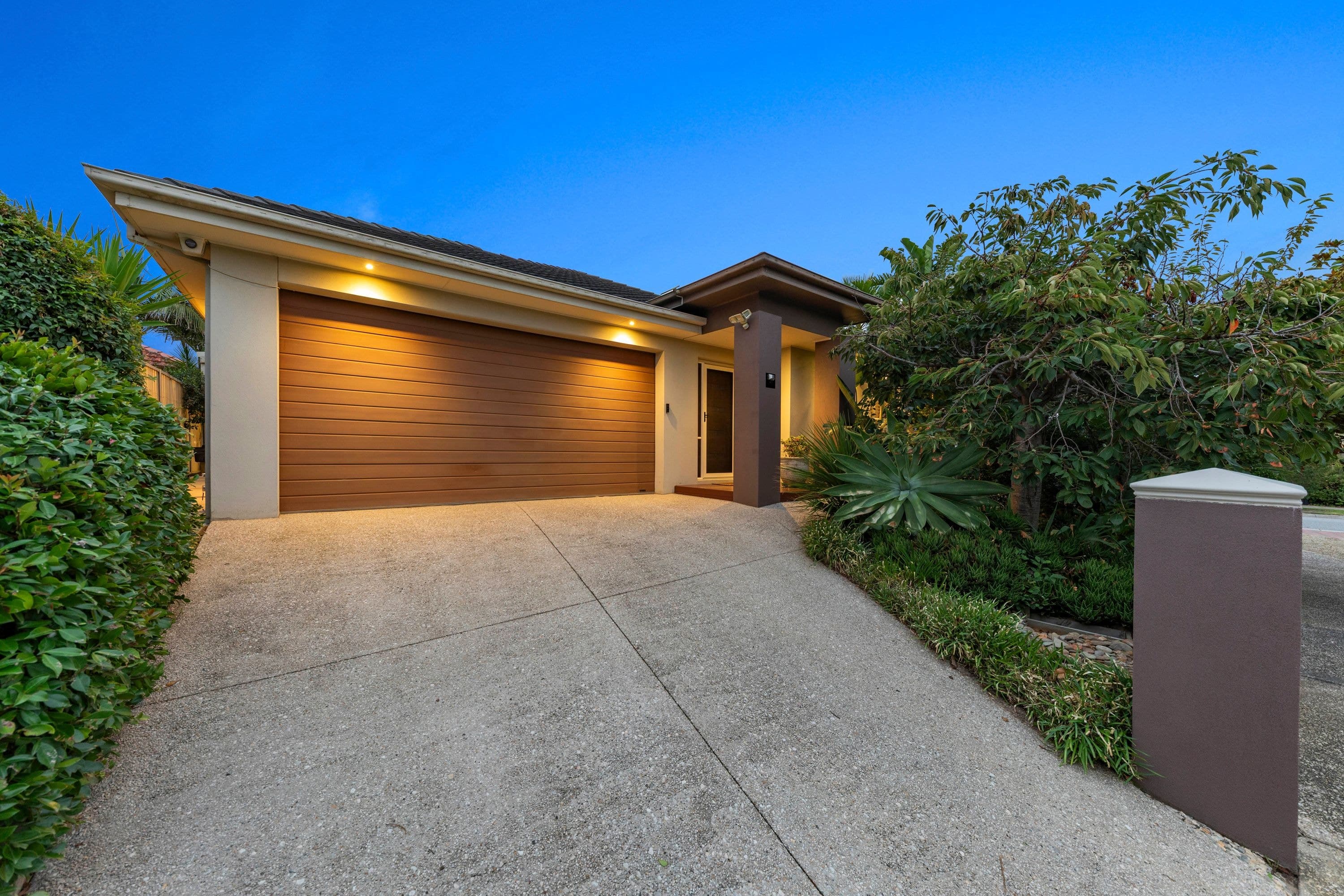 21 Charlotte Pass, Pakenham VIC 3810, Pakenham - Thumbnail 2