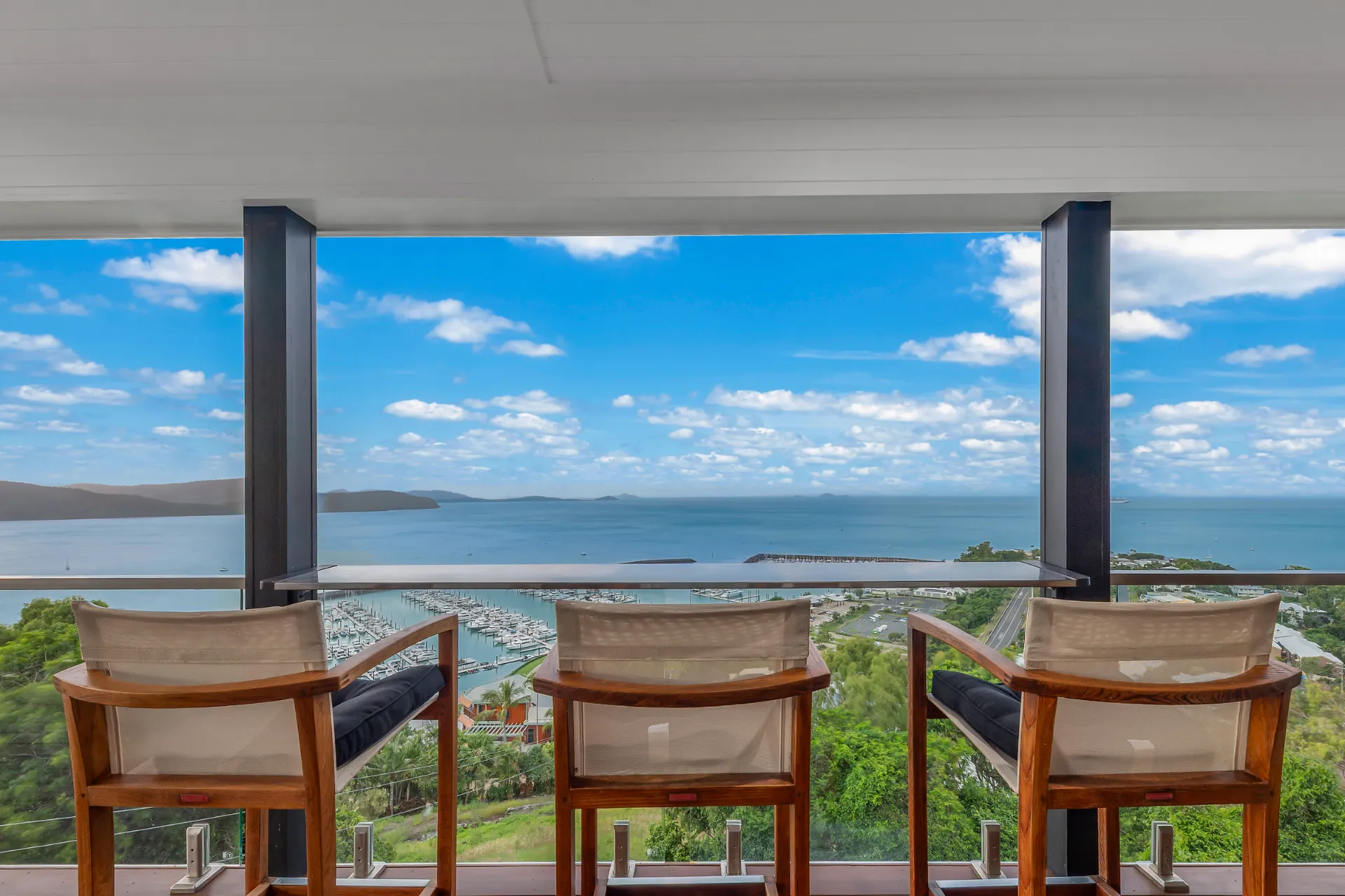 18 Marina View Court, Airlie Beach - Image 1