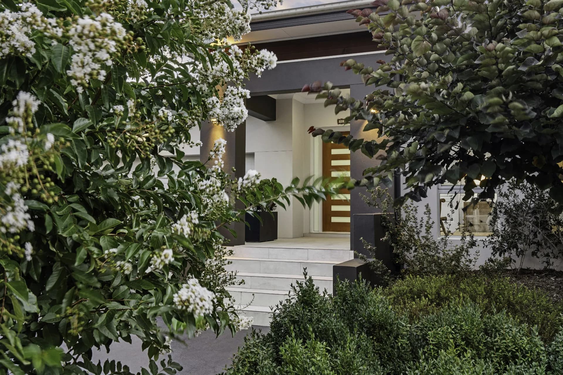 66 Waller Crescent, Campbell - Thumbnail 2