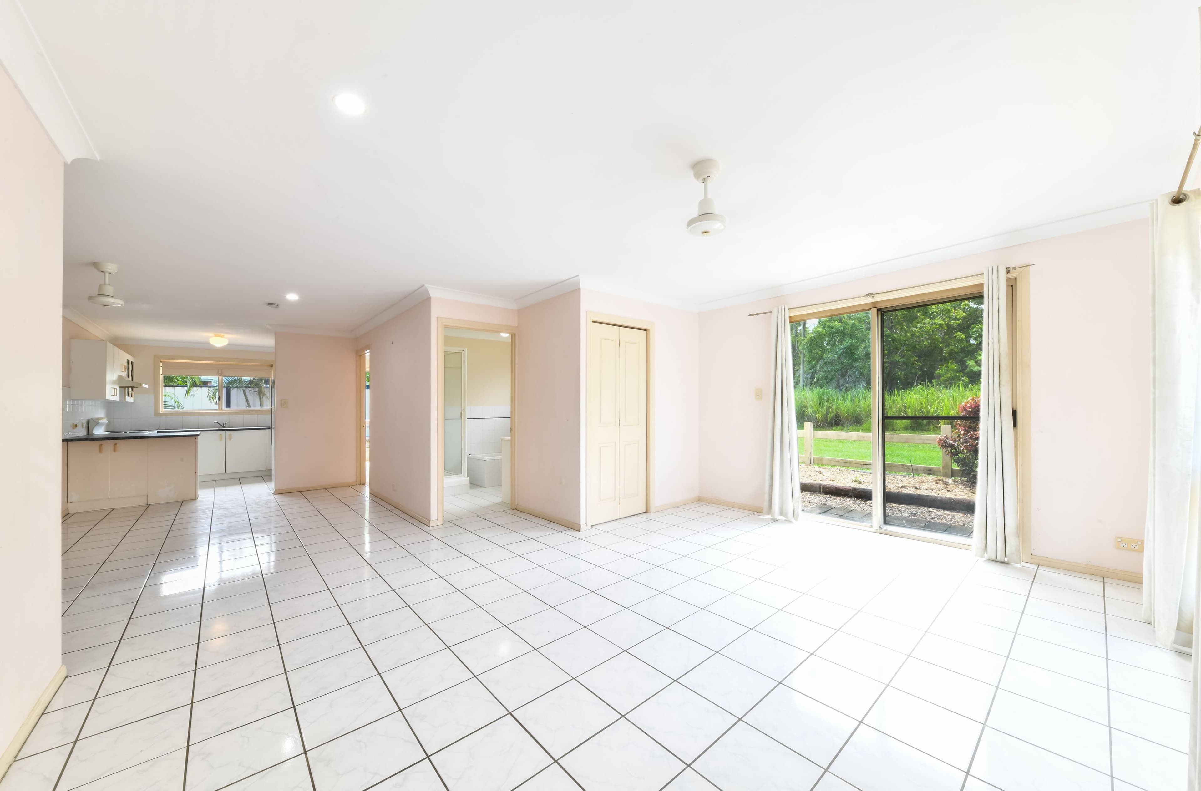 2/23 Marine Parade, Midge Point QLD 4799, Laguna Quays - Thumbnail 3