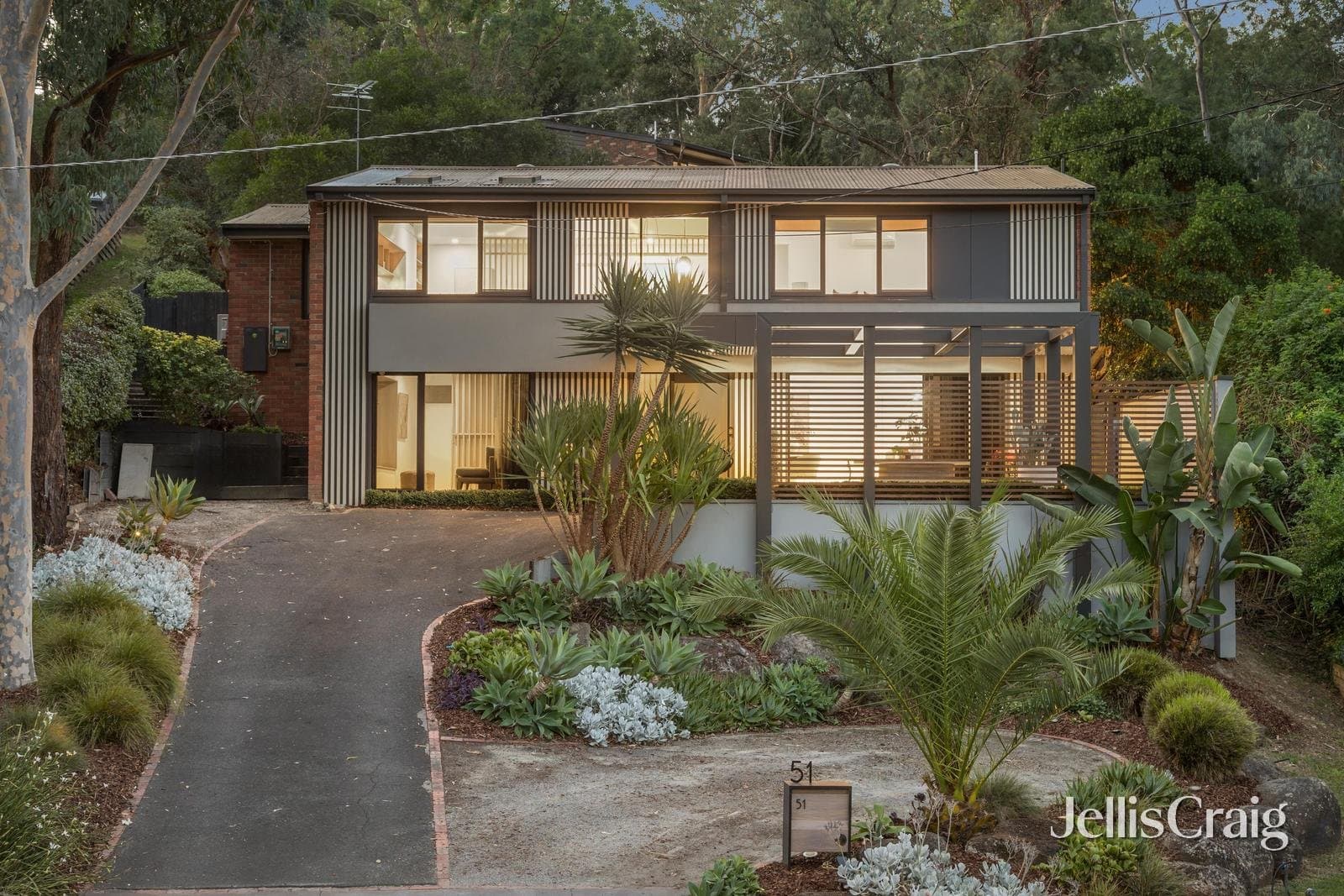 51 Belmont Crescent, Montmorency, Montmorency - Thumbnail 2