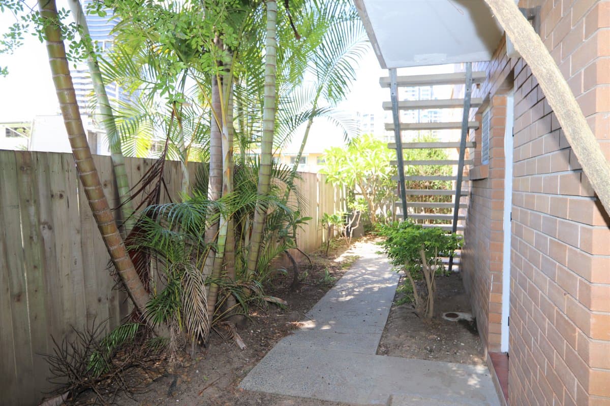 1/21 Surf Parade, BROADBEACH QLD 4218, Broadbeach - Thumbnail 4