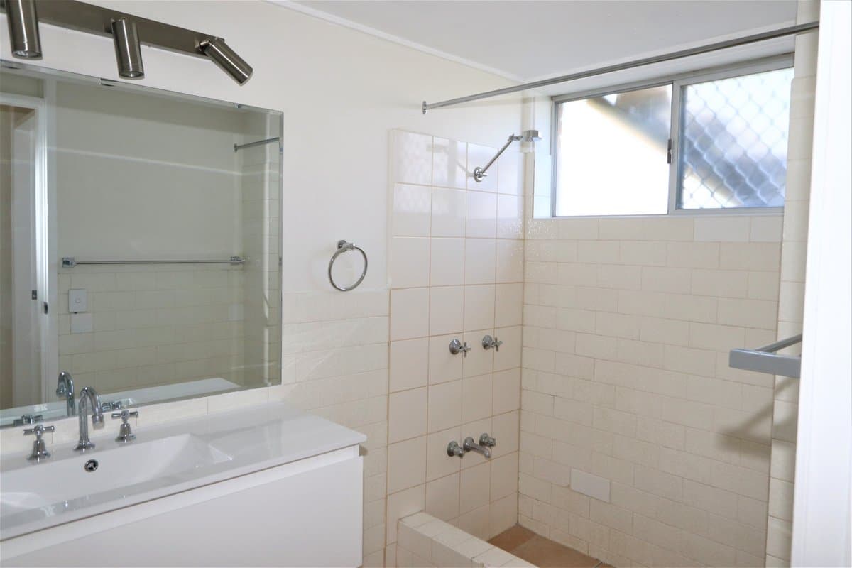 1/21 Surf Parade, BROADBEACH QLD 4218, Broadbeach - Thumbnail 5