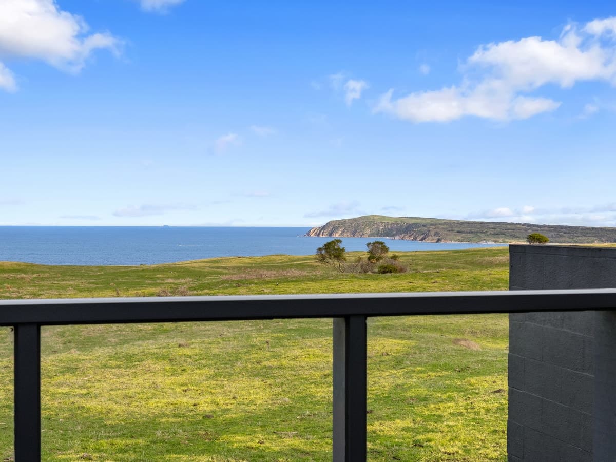 8/5 Sapphire View, San Remo, San Remo - Thumbnail 2