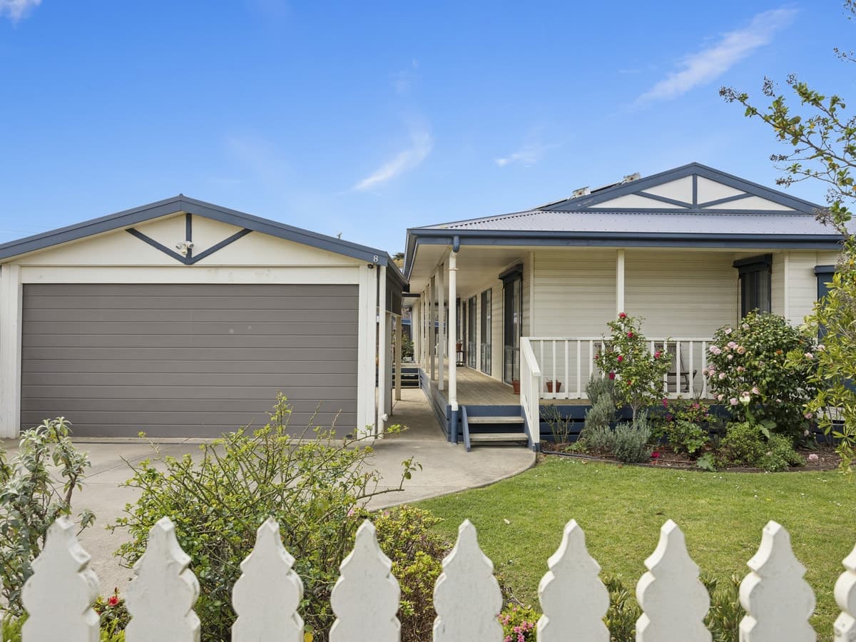 8 Alvina Crescent, Surf Beach, Surf Beach - Image 1