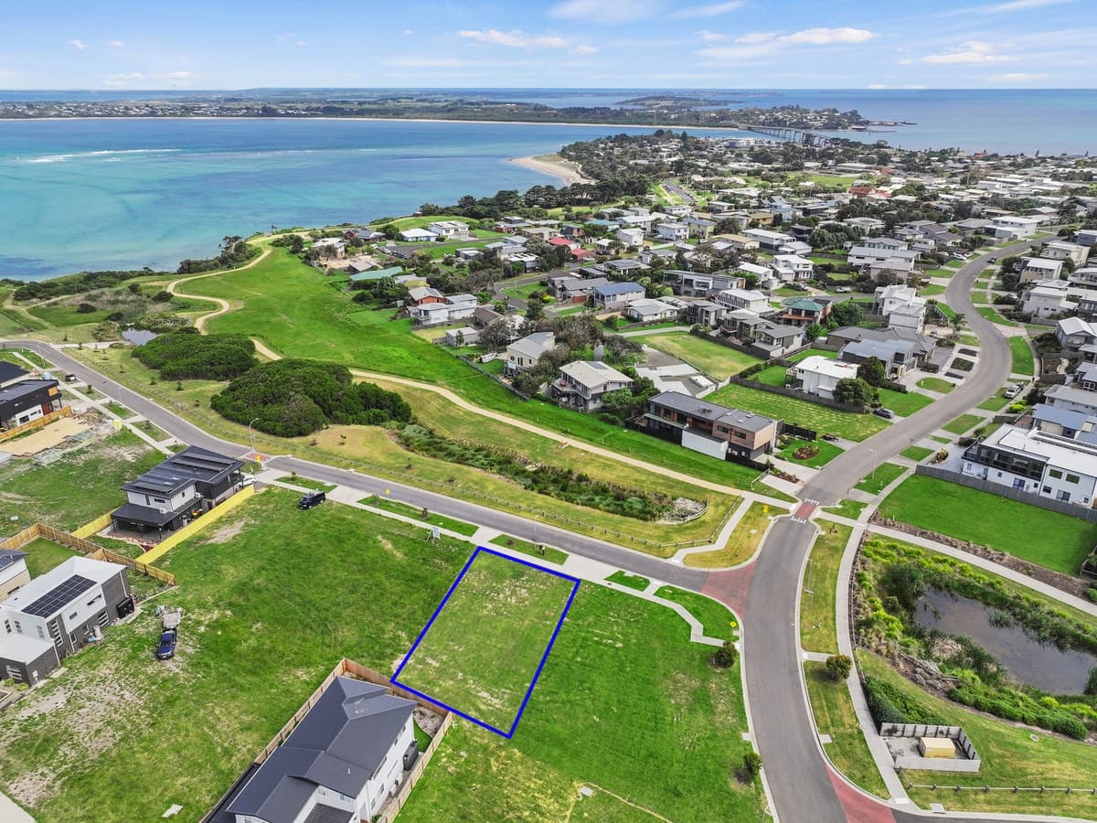 62 Earlshall Drive, San Remo, San Remo - Thumbnail 5