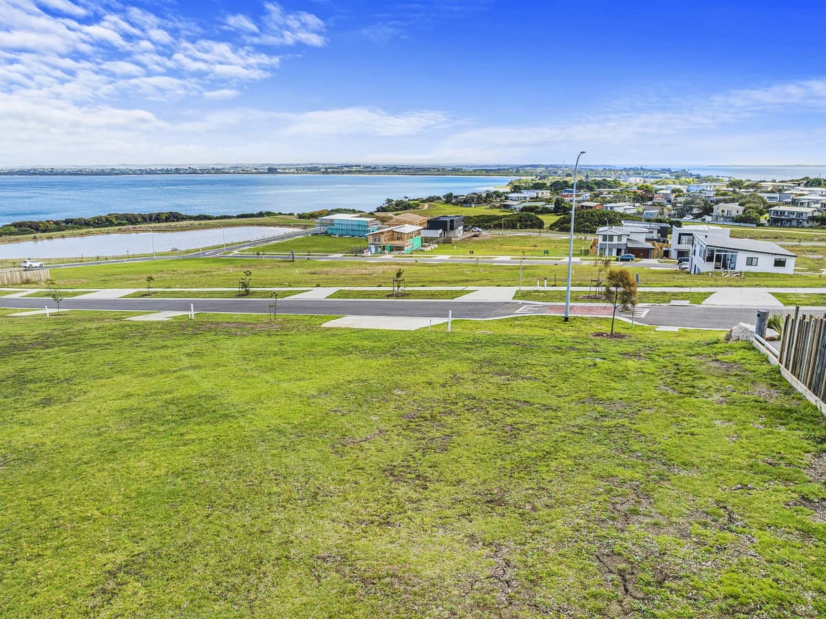 13 Earlshall Drive, San Remo, San Remo - Thumbnail 2