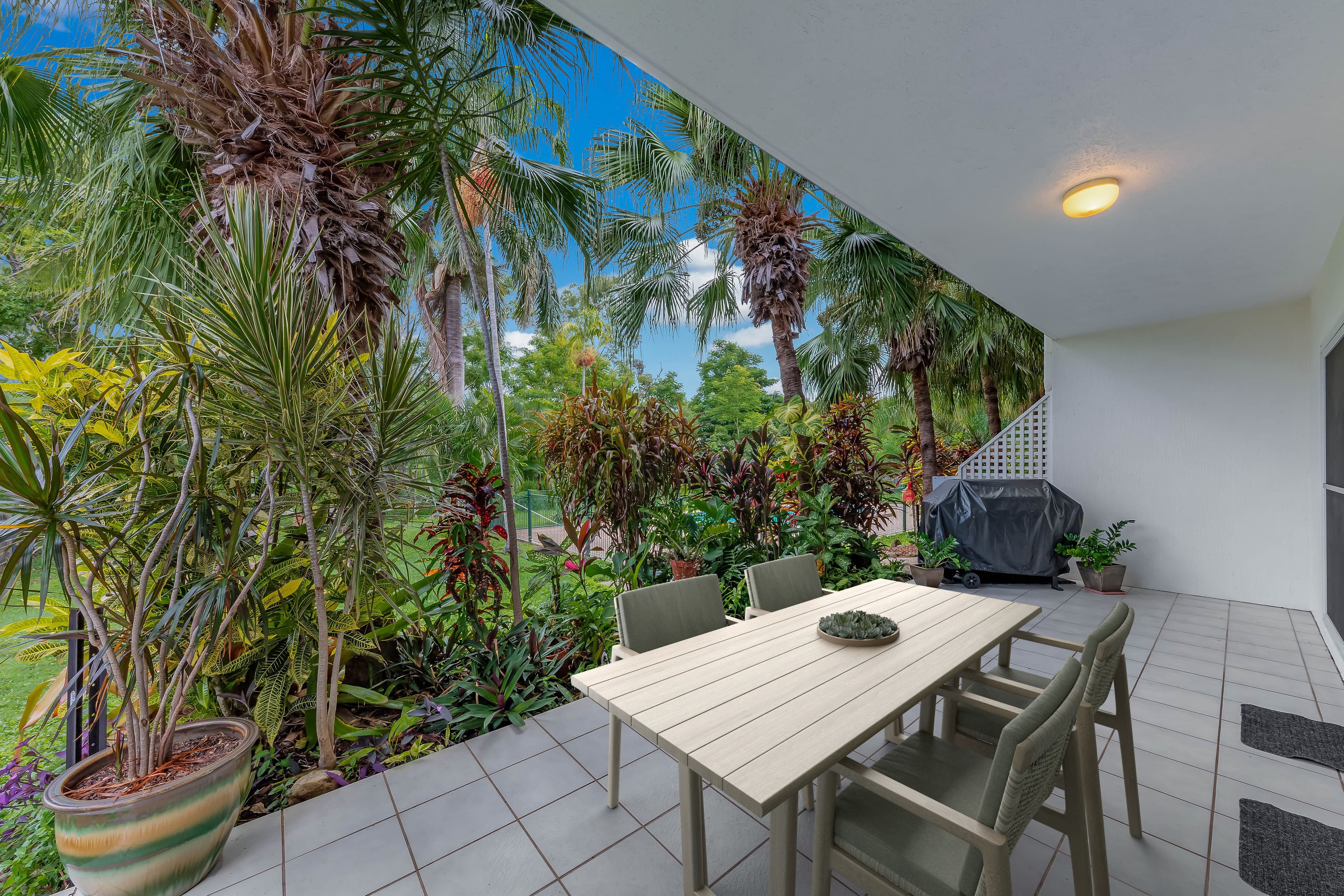 1/15 Tropic Road, Cannonvale - Thumbnail 2