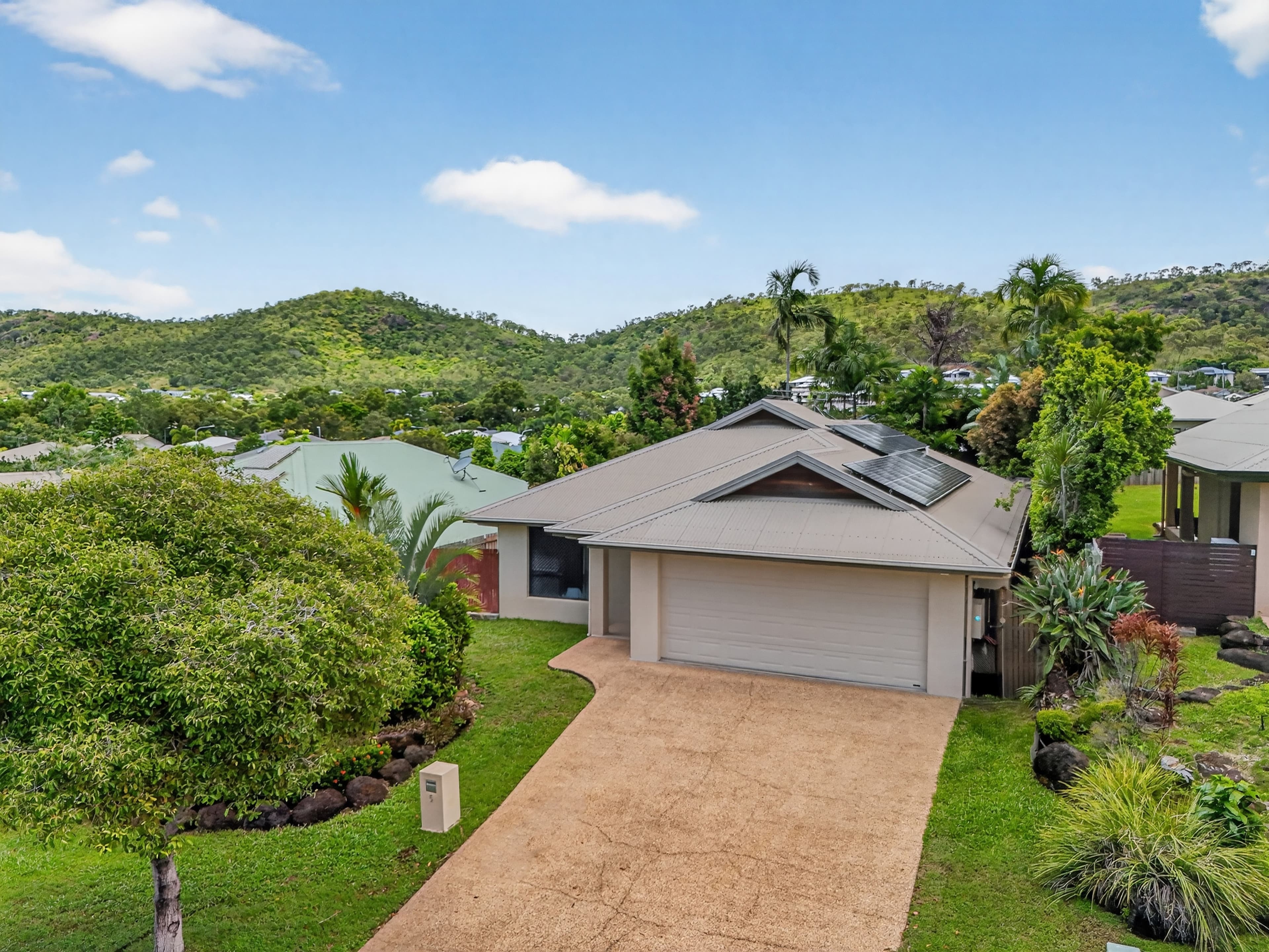 5 Palomar Court, Mount Louisa - Thumbnail 2