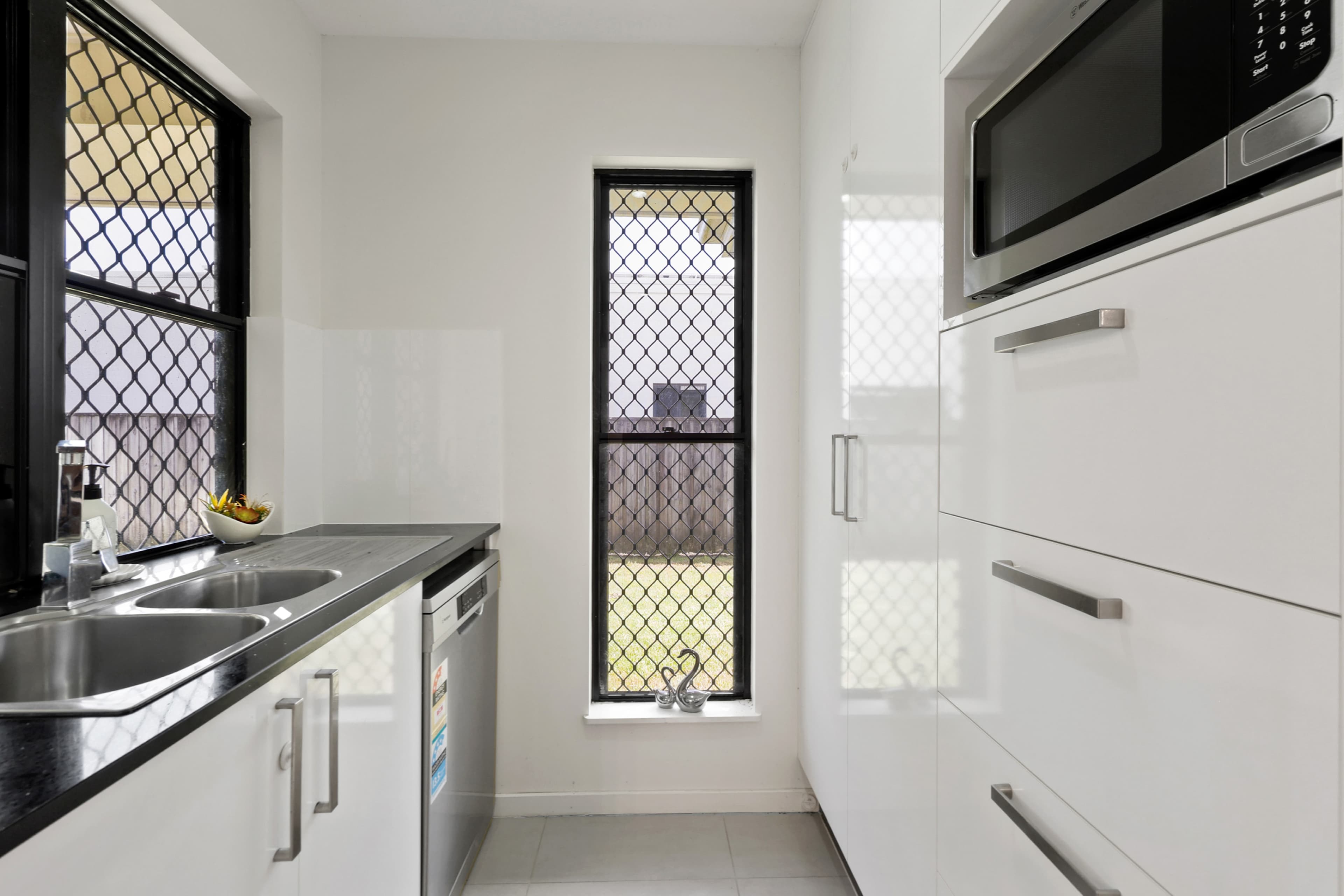 60 Primavera Boulevard, Beaconsfield - Thumbnail 4