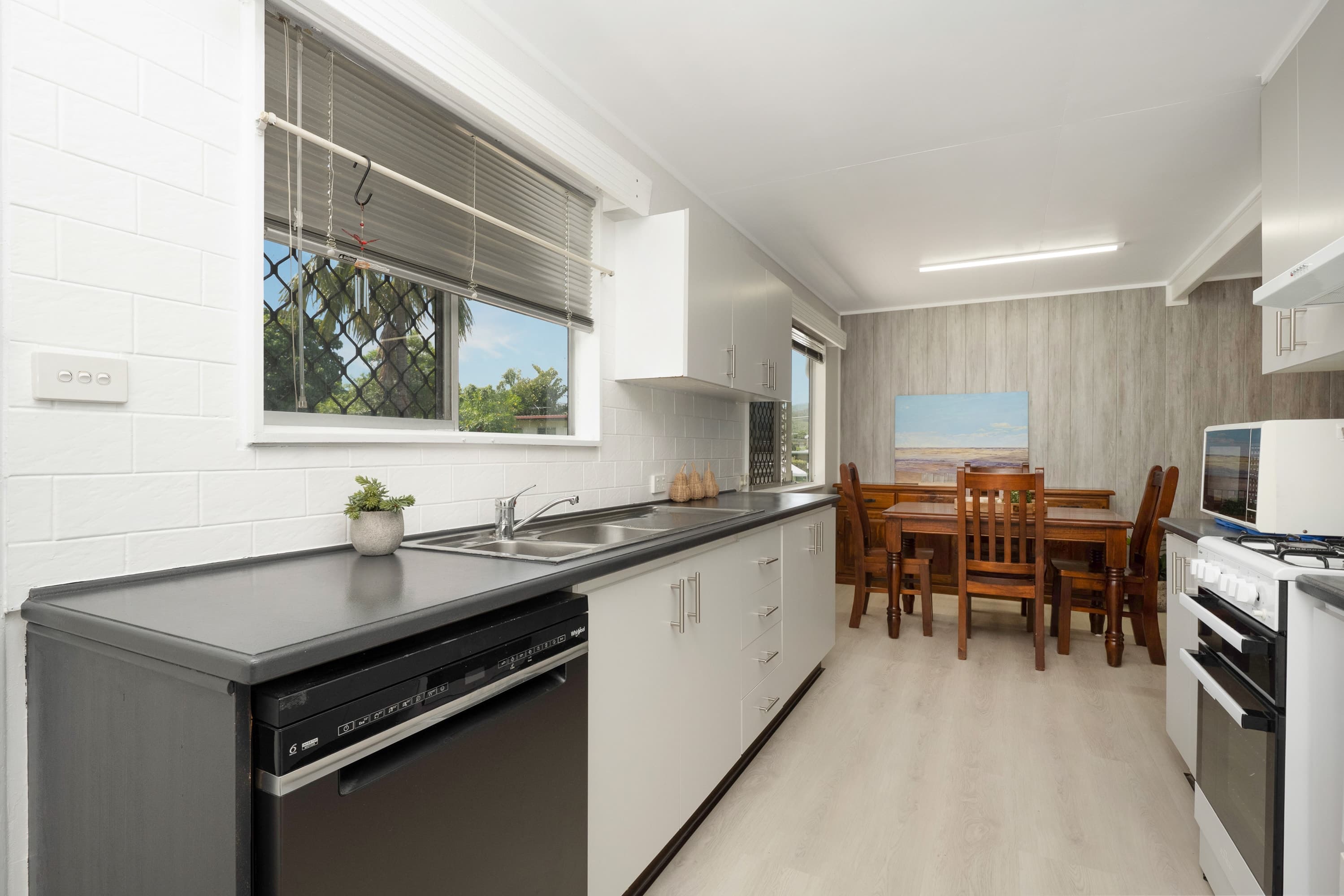 186 Bamford Lane, Kirwan - Thumbnail 4