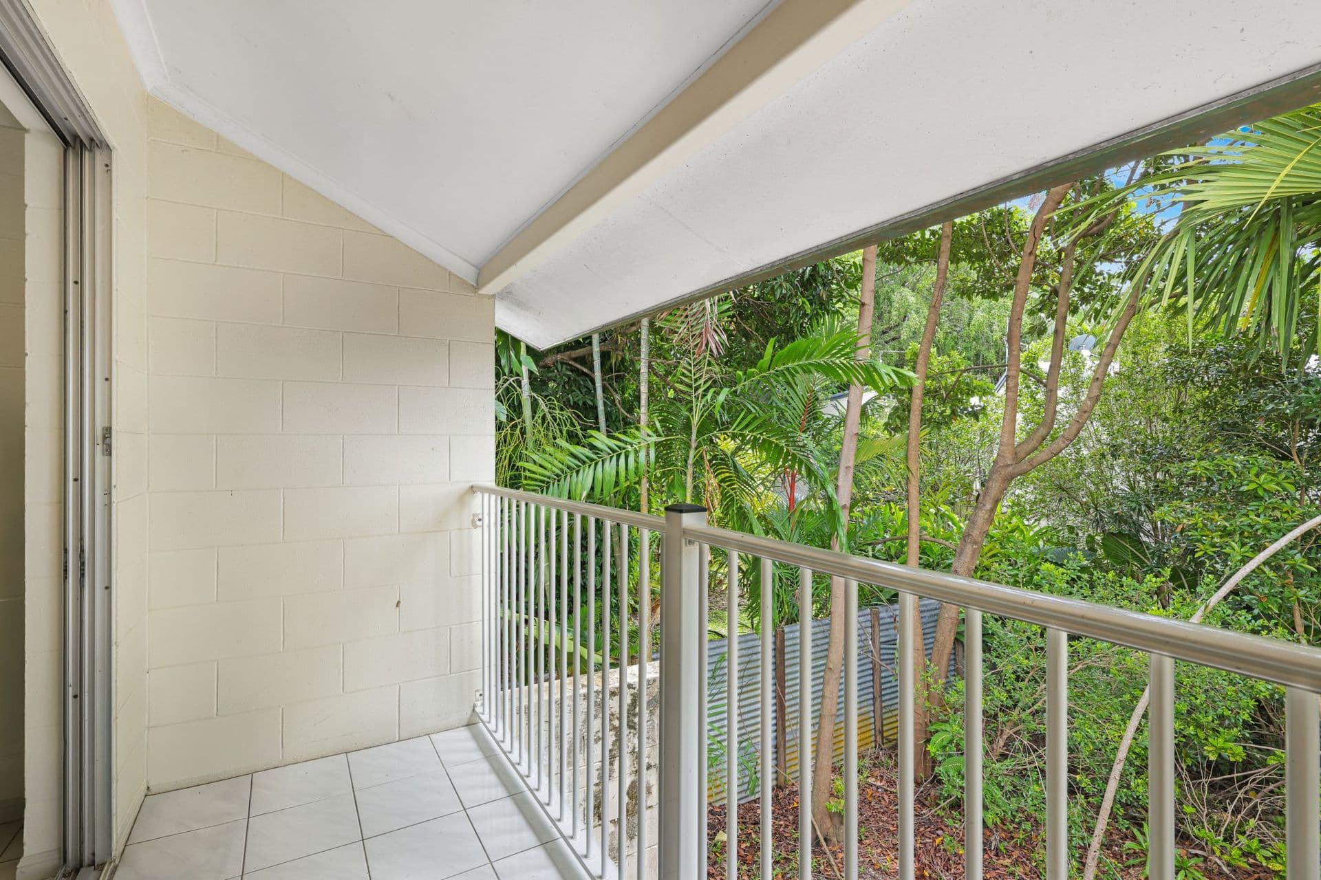 14/6 McPherson Close, Edge Hill - Thumbnail 3