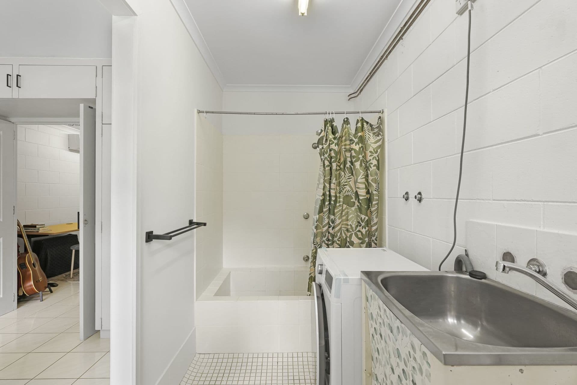14/6 McPherson Close, Edge Hill - Thumbnail 8