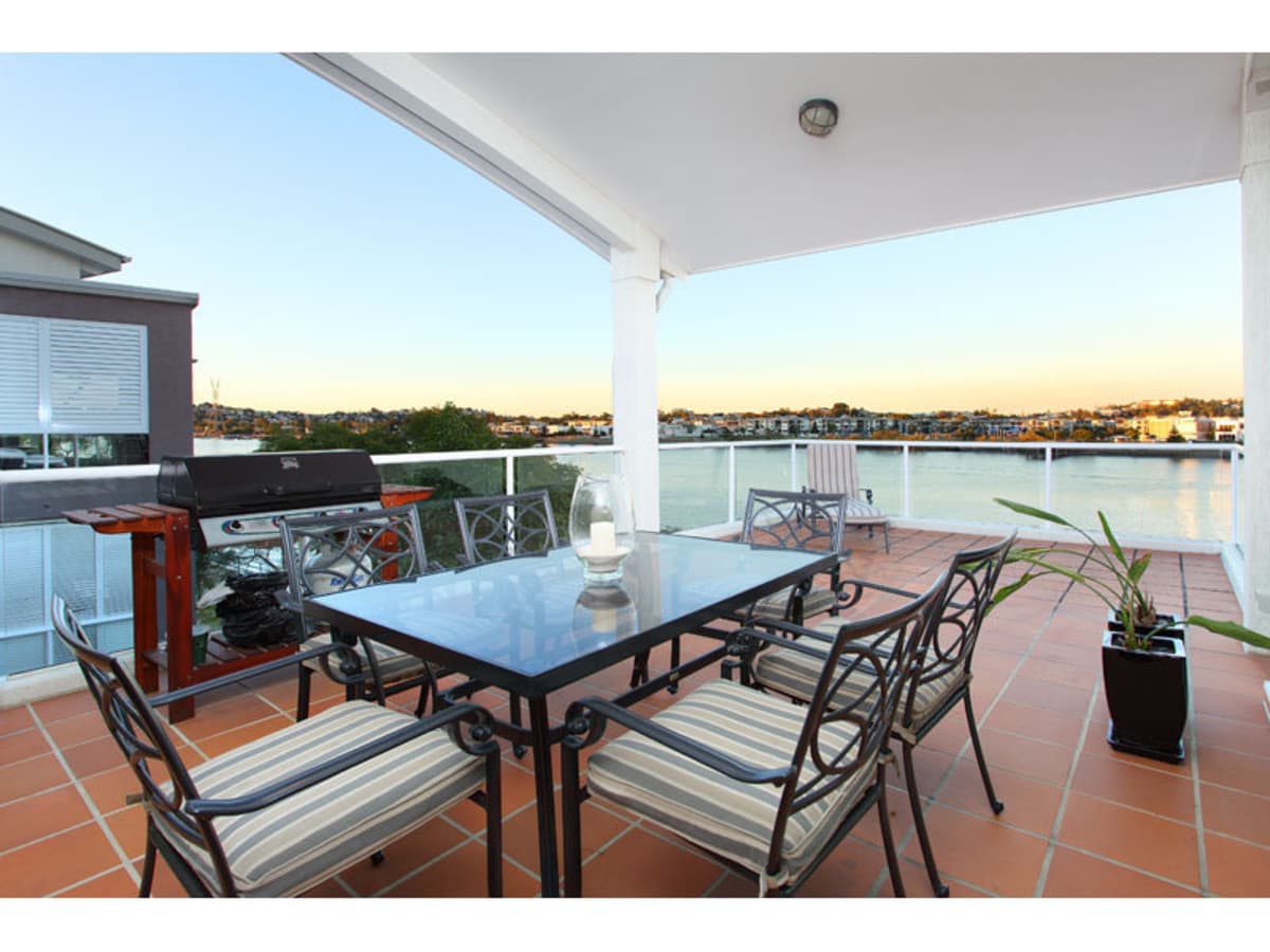 9 / 15 Vernon Terrace, TENERIFFE QLD 4005, Teneriffe - Image 1