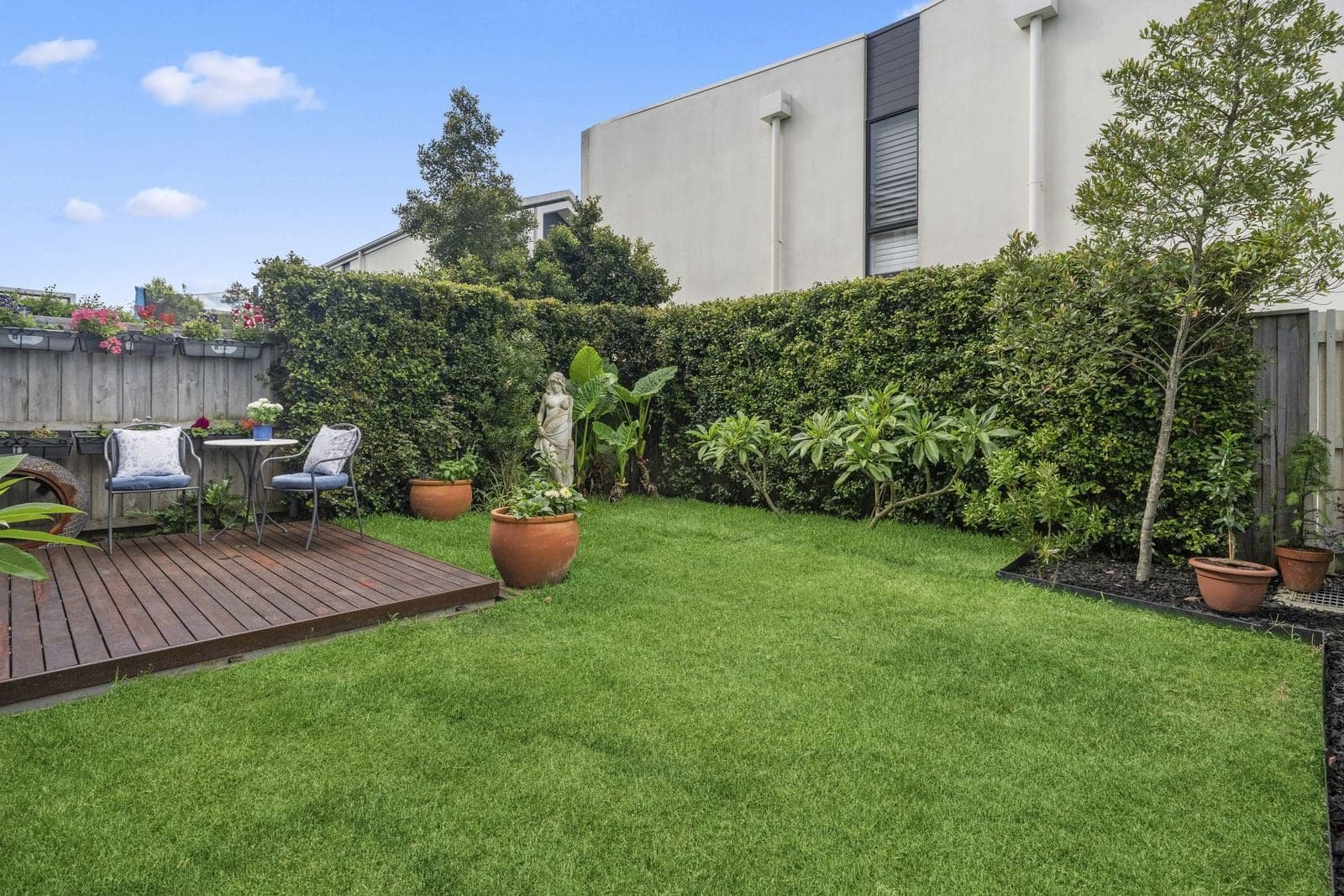 2 Chambers Circuit, Warriewood, Warriewood - Image 1