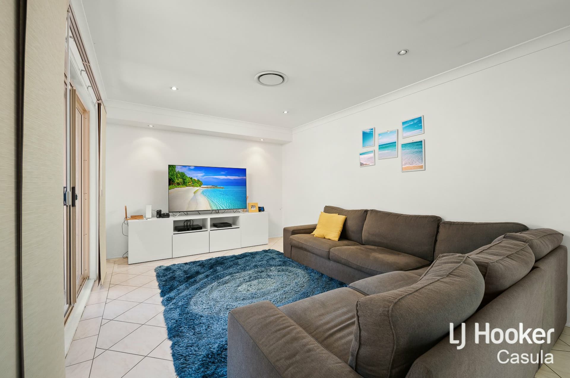 17 Magnolia Close, Casula, Casula - Thumbnail 2