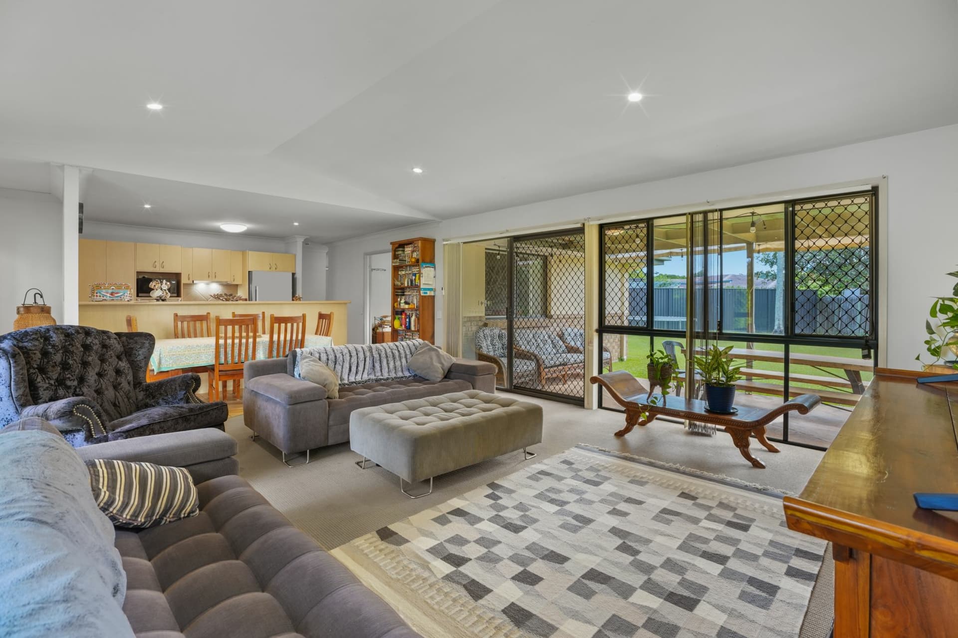 23 Saint Stephens Drive, Upper Coomera, Upper Coomera - Thumbnail 2