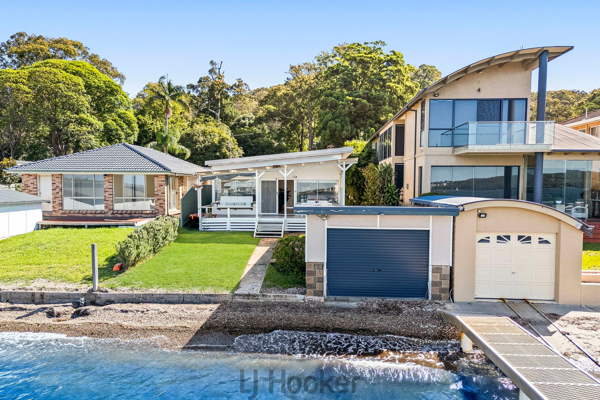 290 Skye Point Road, Coal Point, Coal Point - Thumbnail 2