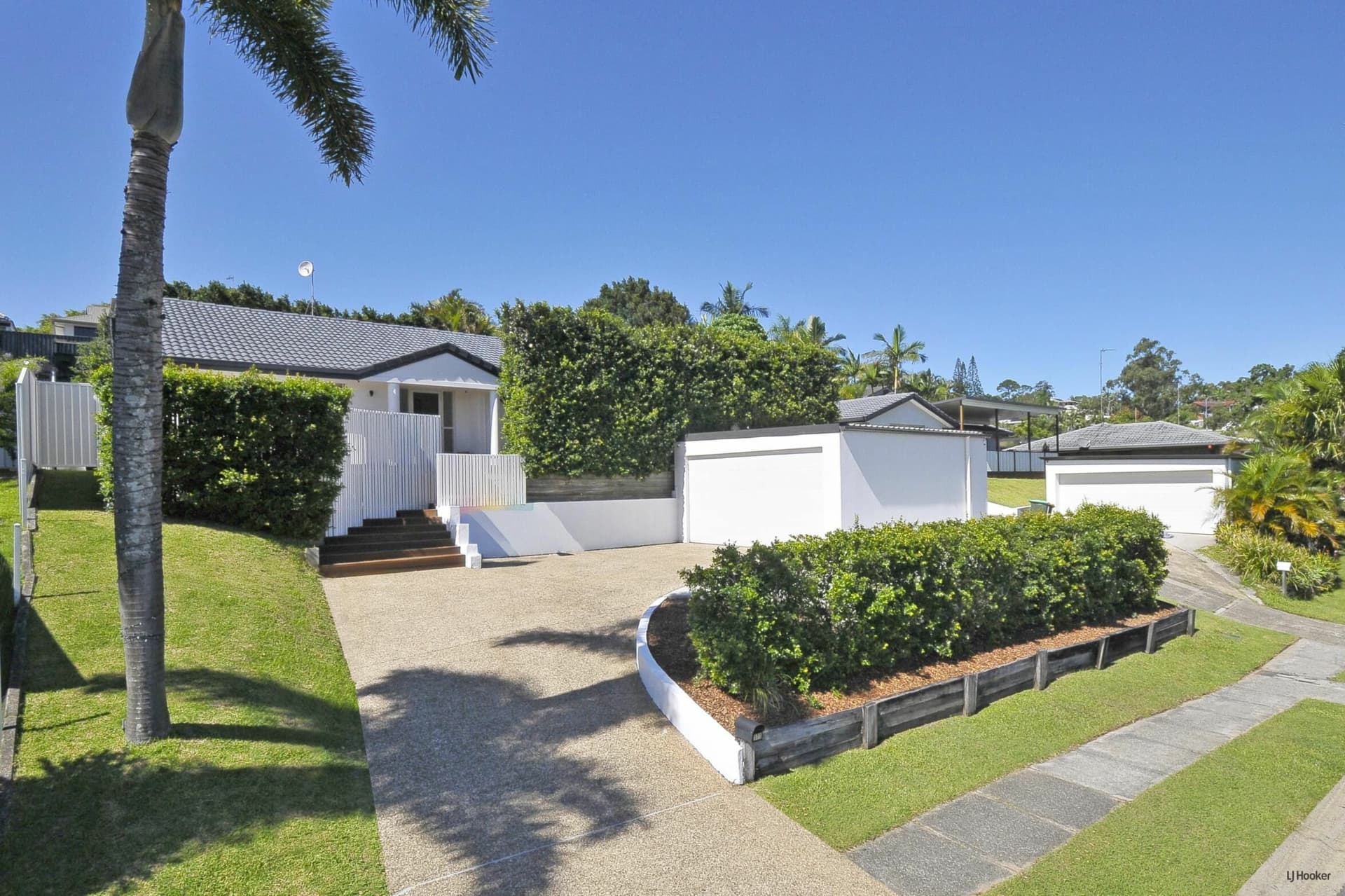 171 K P Mcgrath Drive, Elanora, Elanora - Thumbnail 3