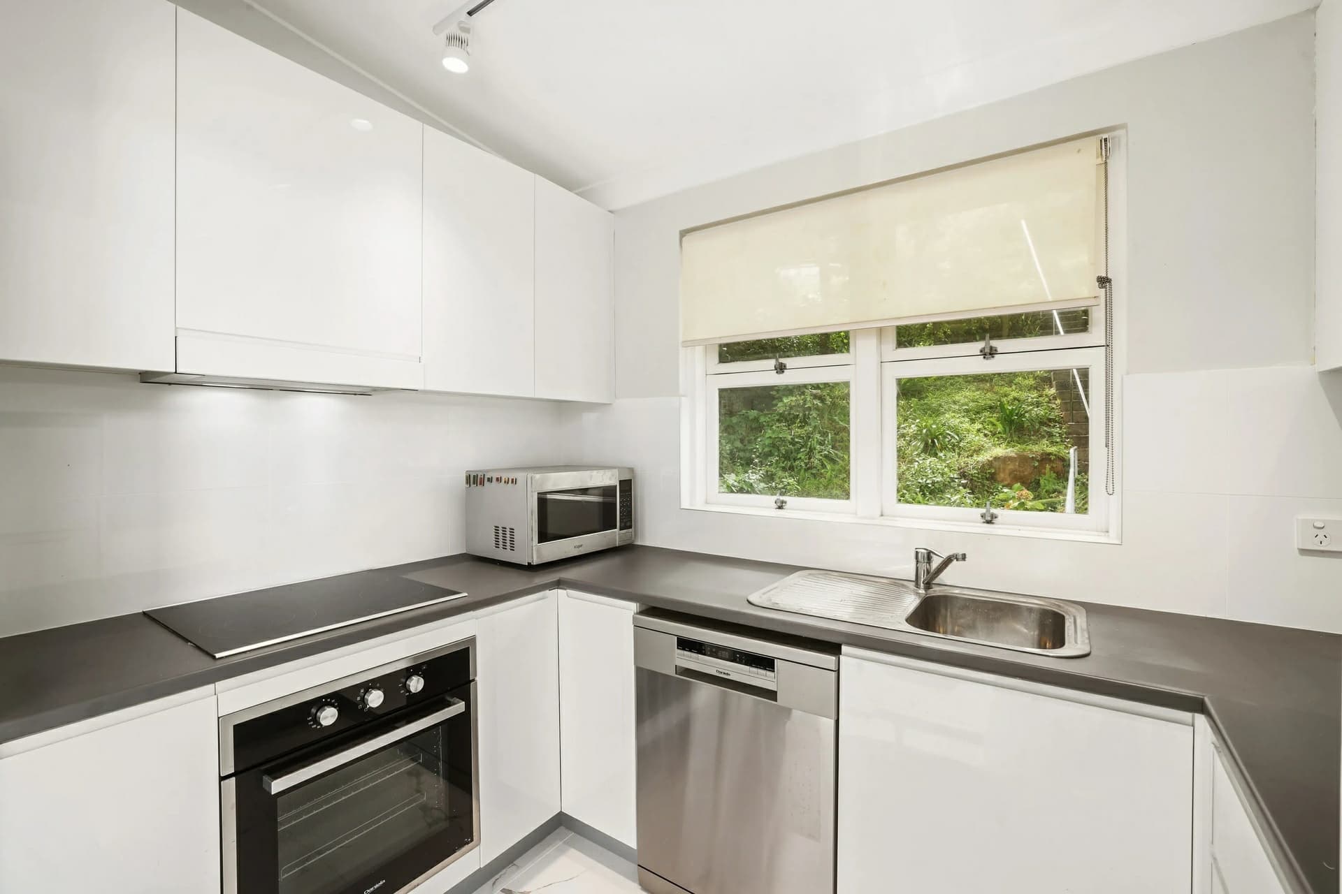 23 Hillside Road, Newport, Newport - Thumbnail 4