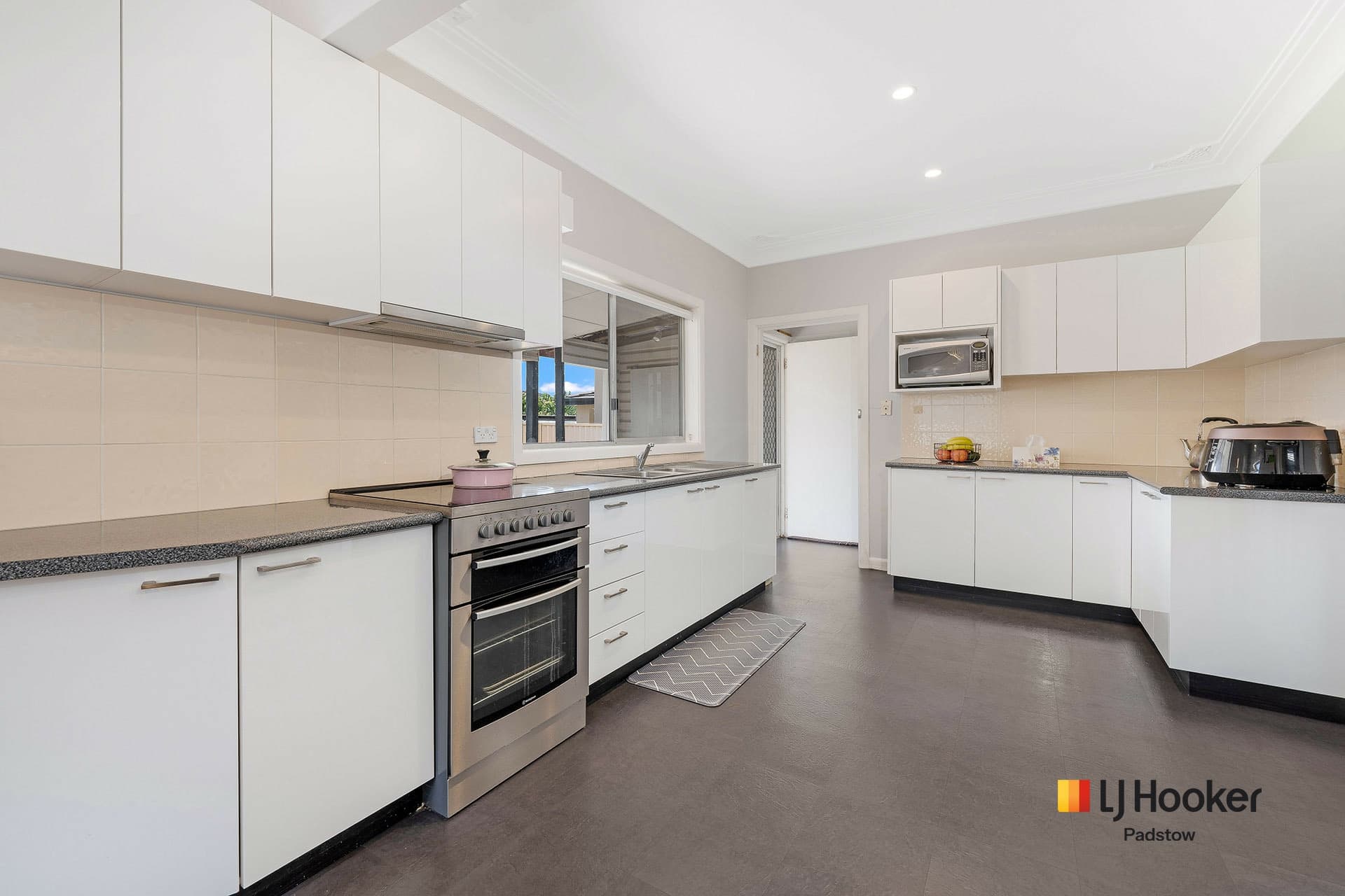 40 Burley Road, Padstow, Padstow - Thumbnail 4