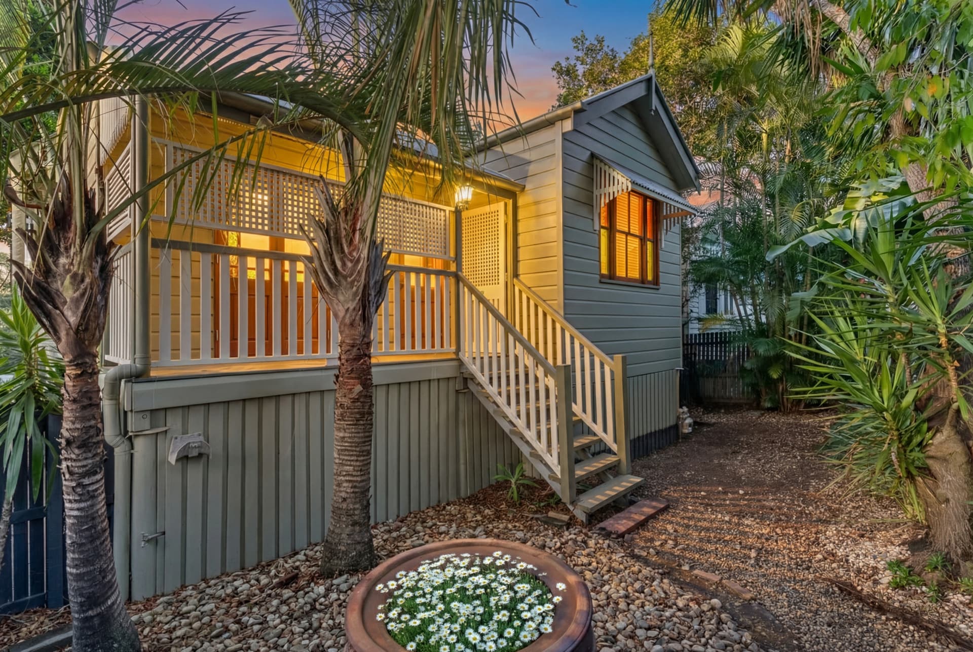 136 Ashgrove Avenue, Ashgrove, Ashgrove - Thumbnail 2