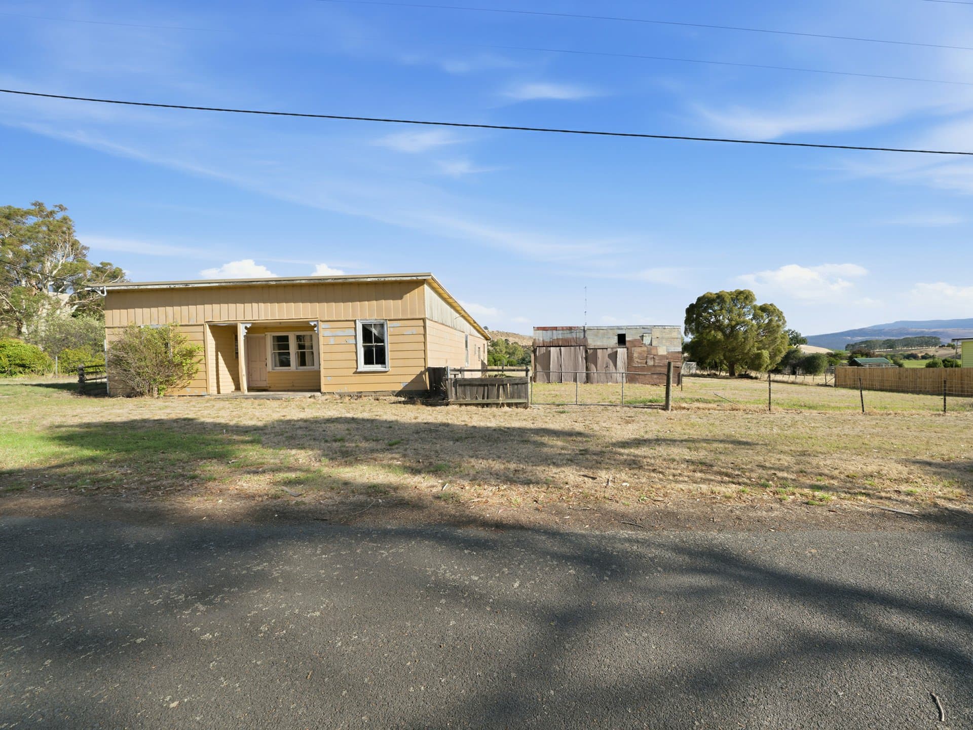 1 Grace Street, Hamilton, Hamilton - Thumbnail 2
