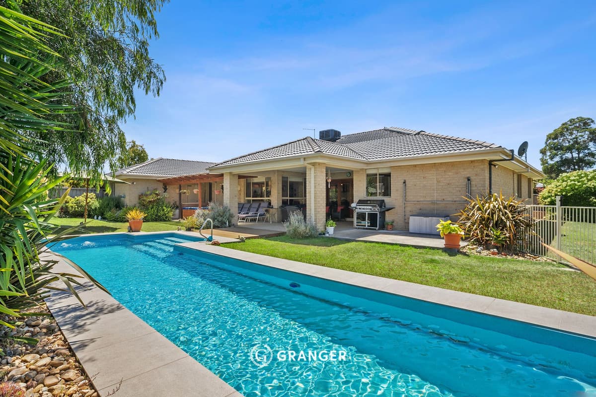 12 Crestwood Drive, 
	
			
							Rosebud
				
						VIC
			3939, Rosebud - Thumbnail 2