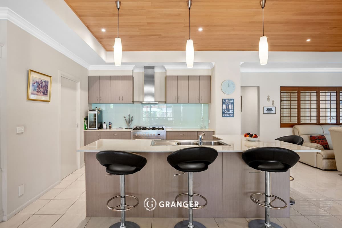 12 Crestwood Drive, 
	
			
							Rosebud
				
						VIC
			3939, Rosebud - Thumbnail 5