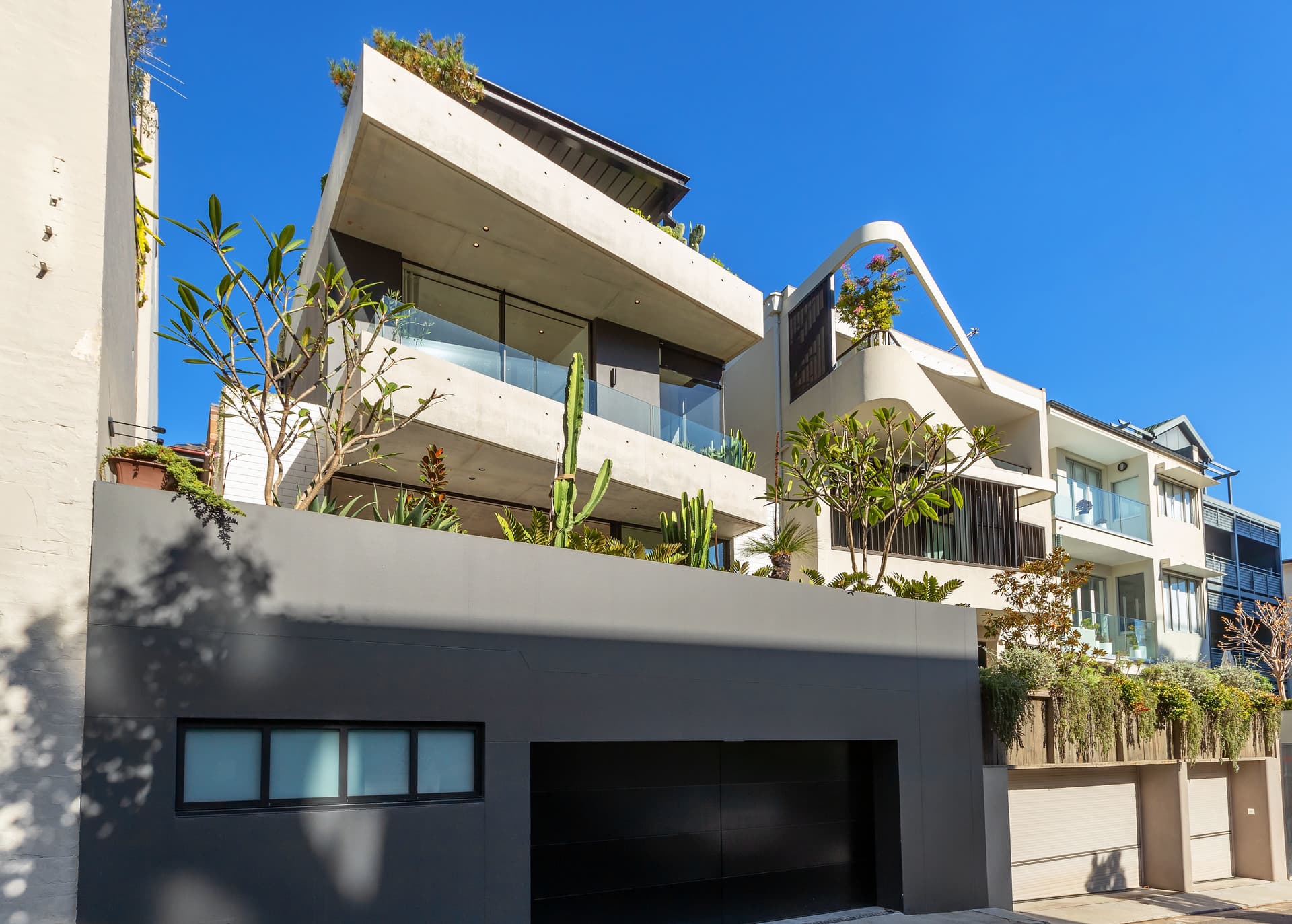 Just a moment..., Potts Point - Thumbnail 4