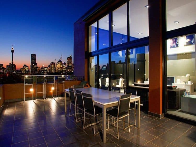 Just a moment..., Potts Point - Thumbnail 2