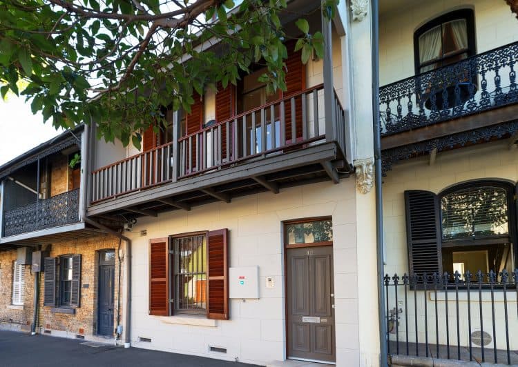 Just a moment..., Woolloomooloo - Image 1