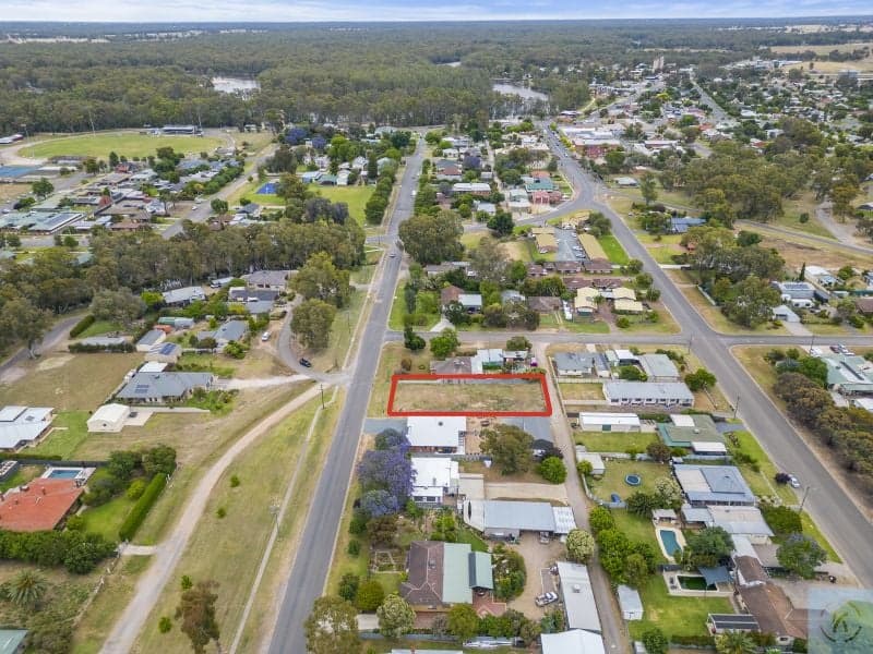 44 Hennessy Street Tocumwal NSW, Tocumwal - Thumbnail 5