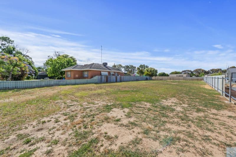 44 Hennessy Street Tocumwal NSW, Tocumwal - Thumbnail 8