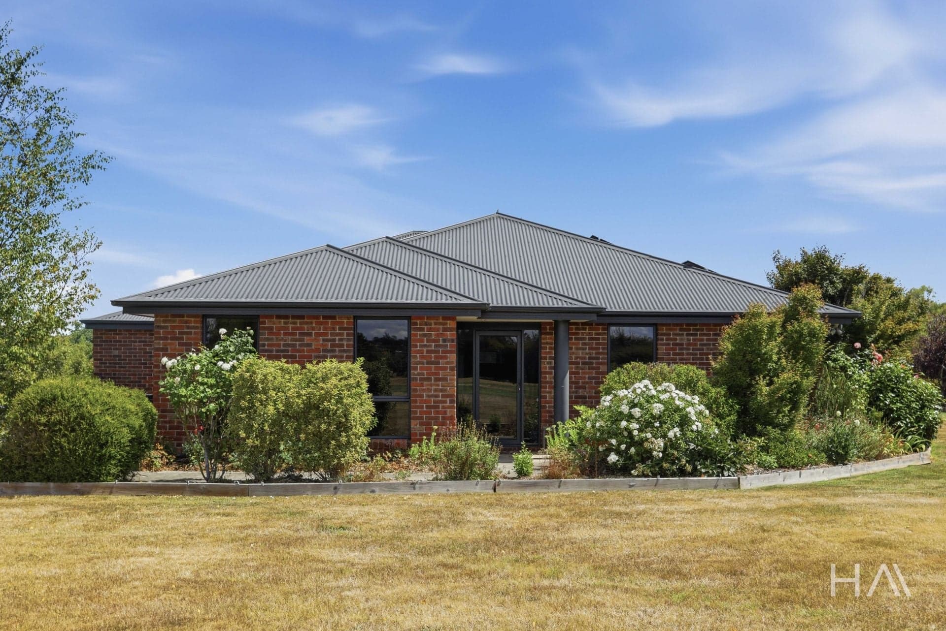 104 Mary Street Westbury, Westbury - Thumbnail 2