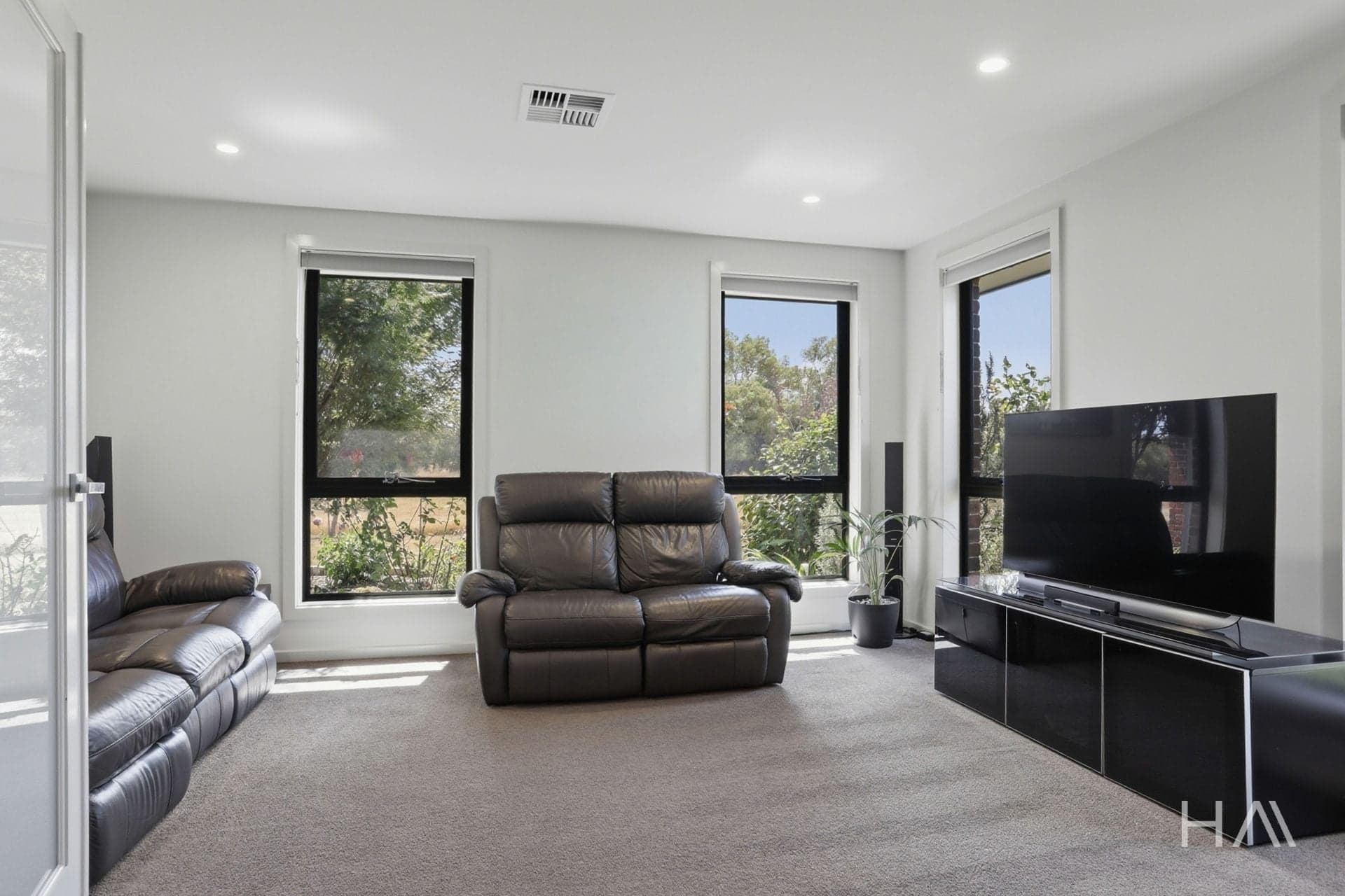 104 Mary Street Westbury, Westbury - Thumbnail 8