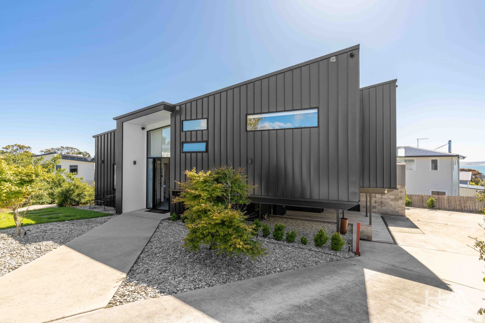 118 Richard Street Bridport, Bridport - Thumbnail 2