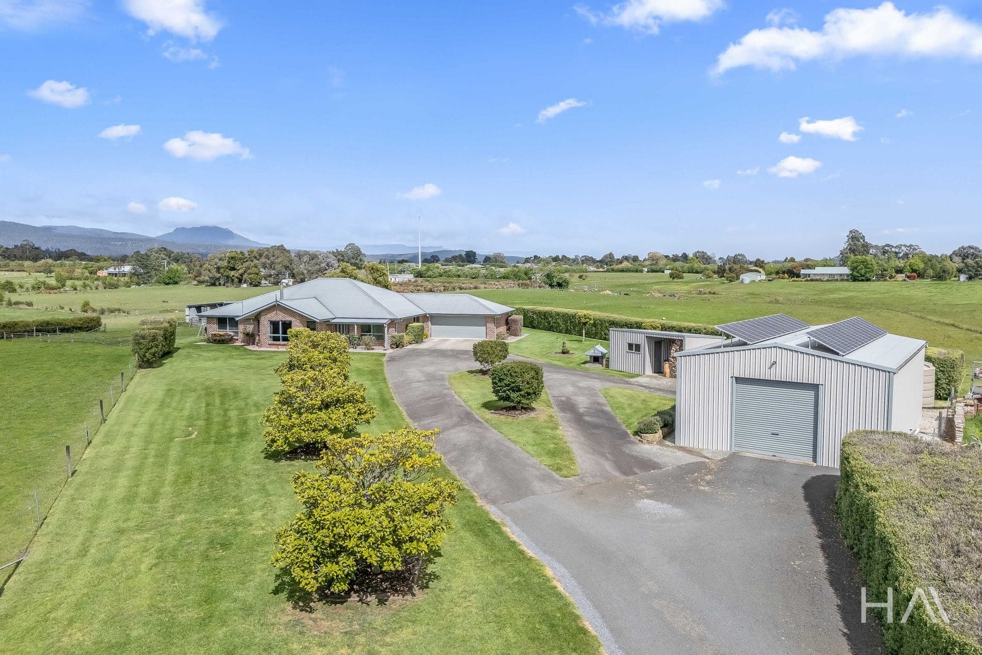 26 Five Acre Row Westbury, Westbury - Thumbnail 2