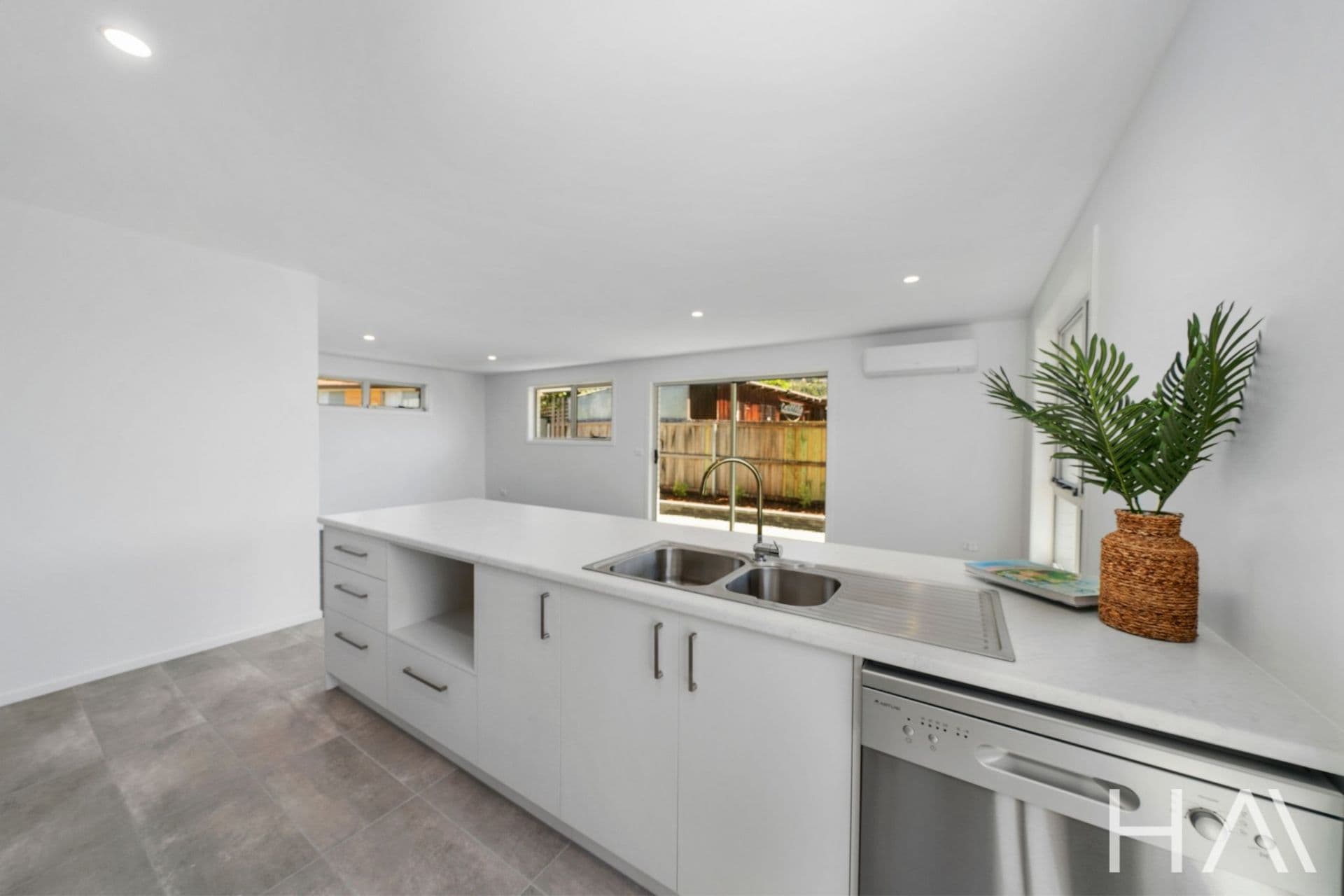2/8 Kenbrae Avenue Glenorchy, Glenorchy - Thumbnail 6