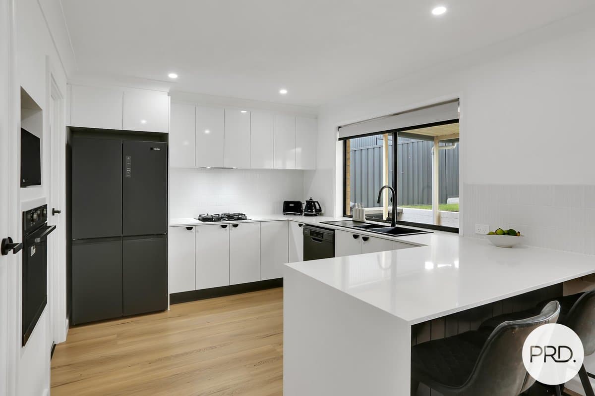 27 Grey Street, ALBION PARK NSW 2527, Albion Park - Thumbnail 2
