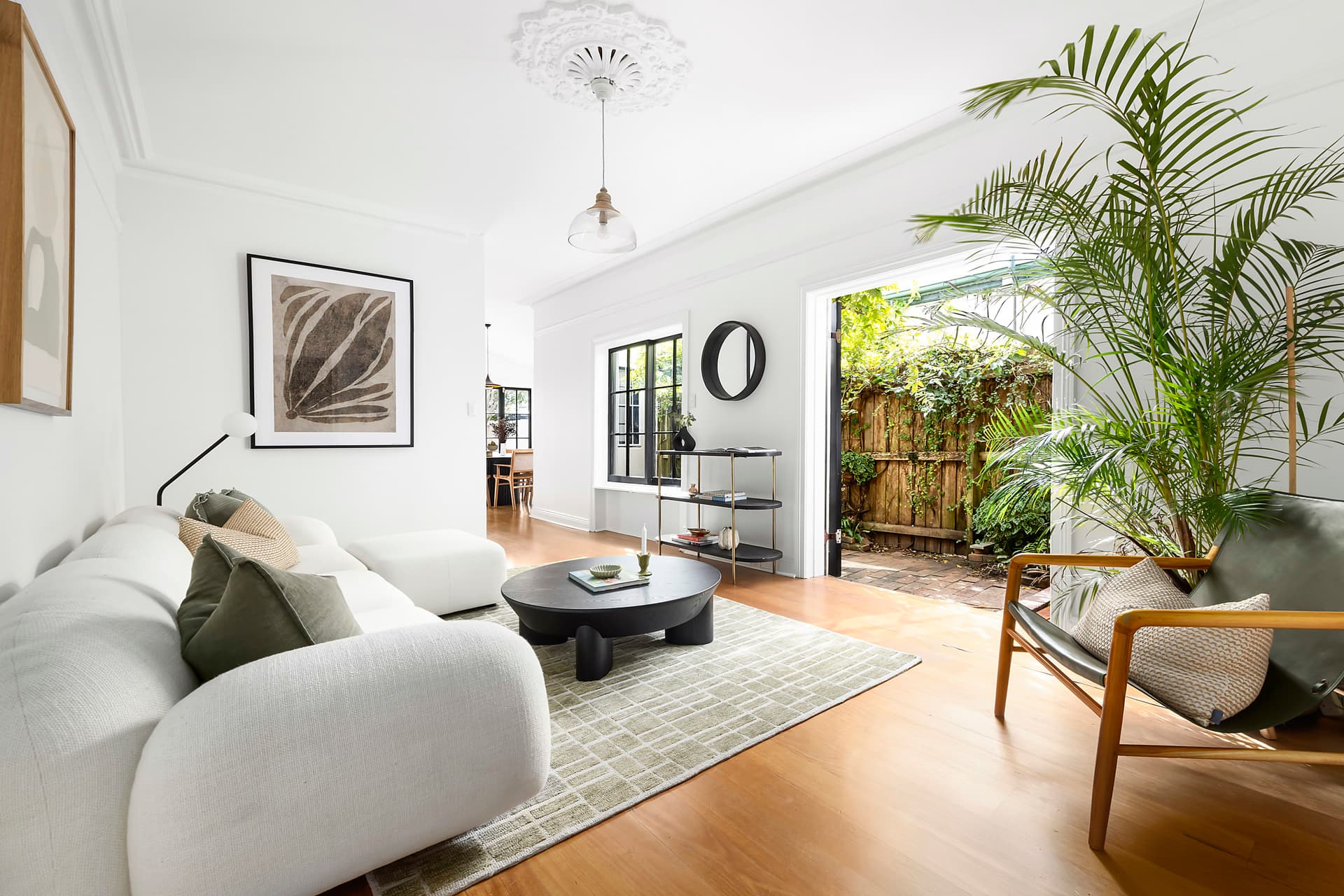 33 Ruthven Street, Bondi Junction - Thumbnail 2