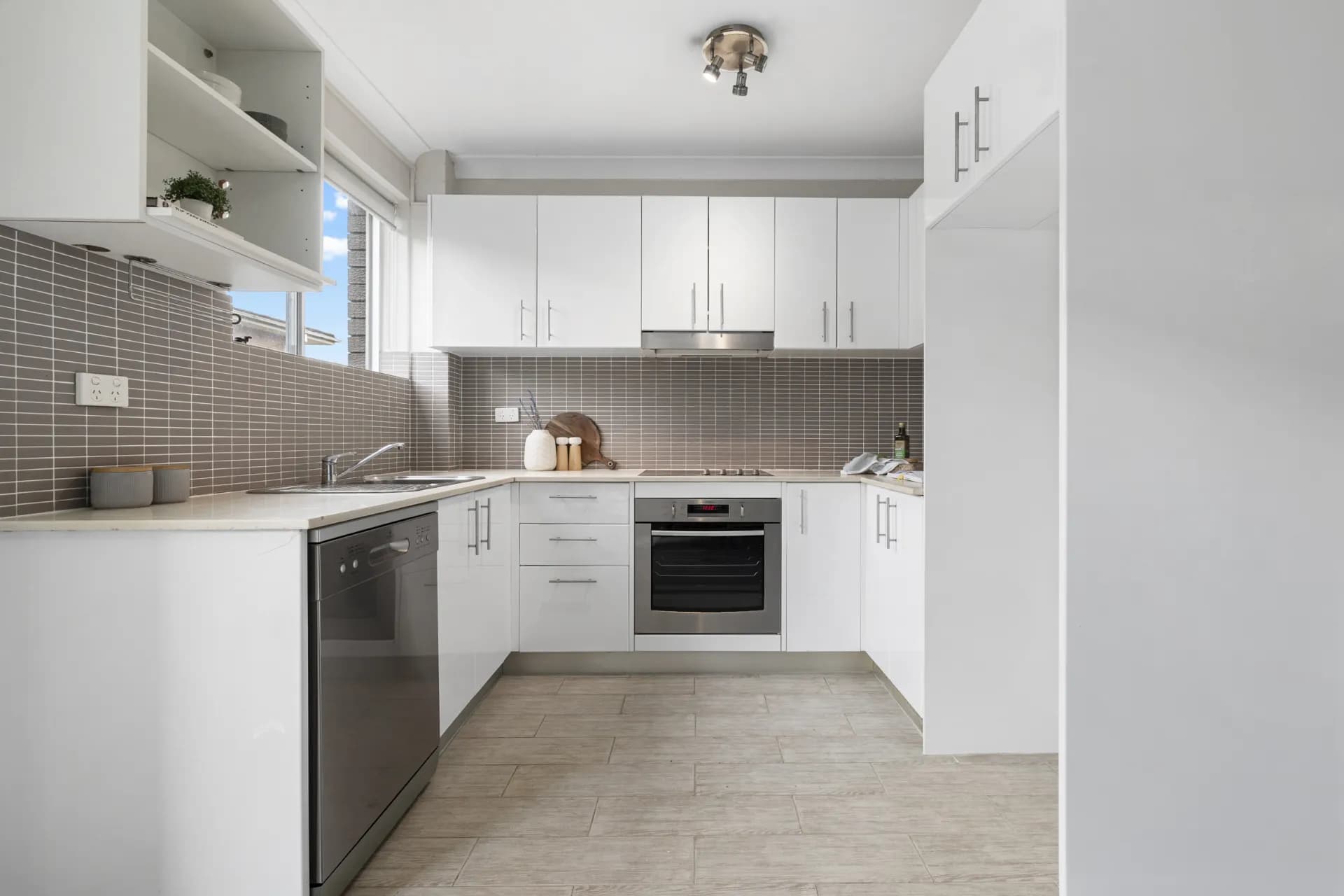 6/43-45 Kennedy  Street, Kingsford - Thumbnail 2